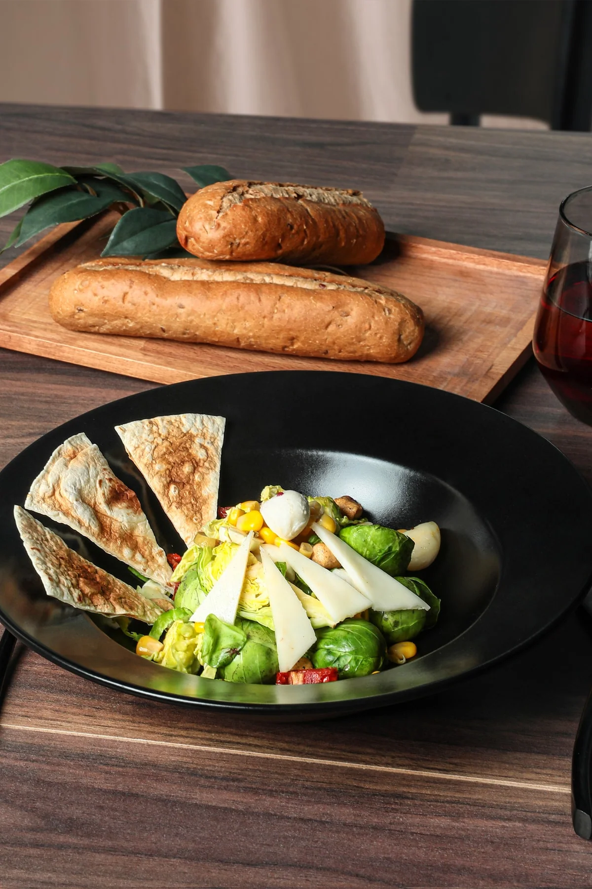 26cm matte black ceramic pasta plate