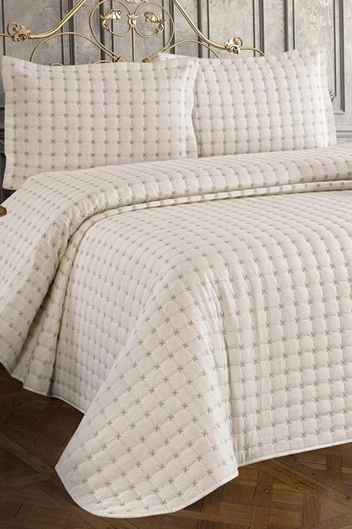 Cream Cotton Satin Double Bedspread with Pillow Cases – 250×260 cm