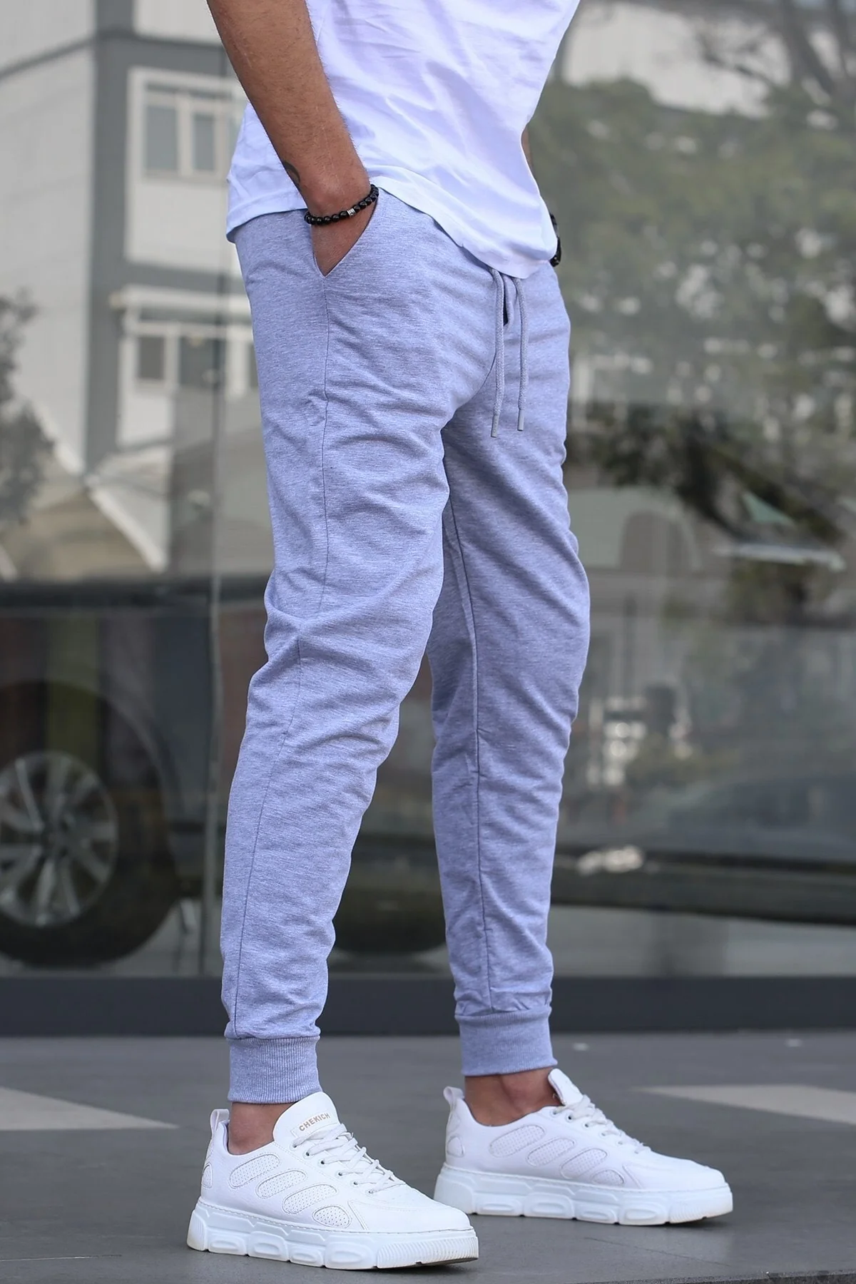 Men's gray elasticated tracksuit in relaxed fit