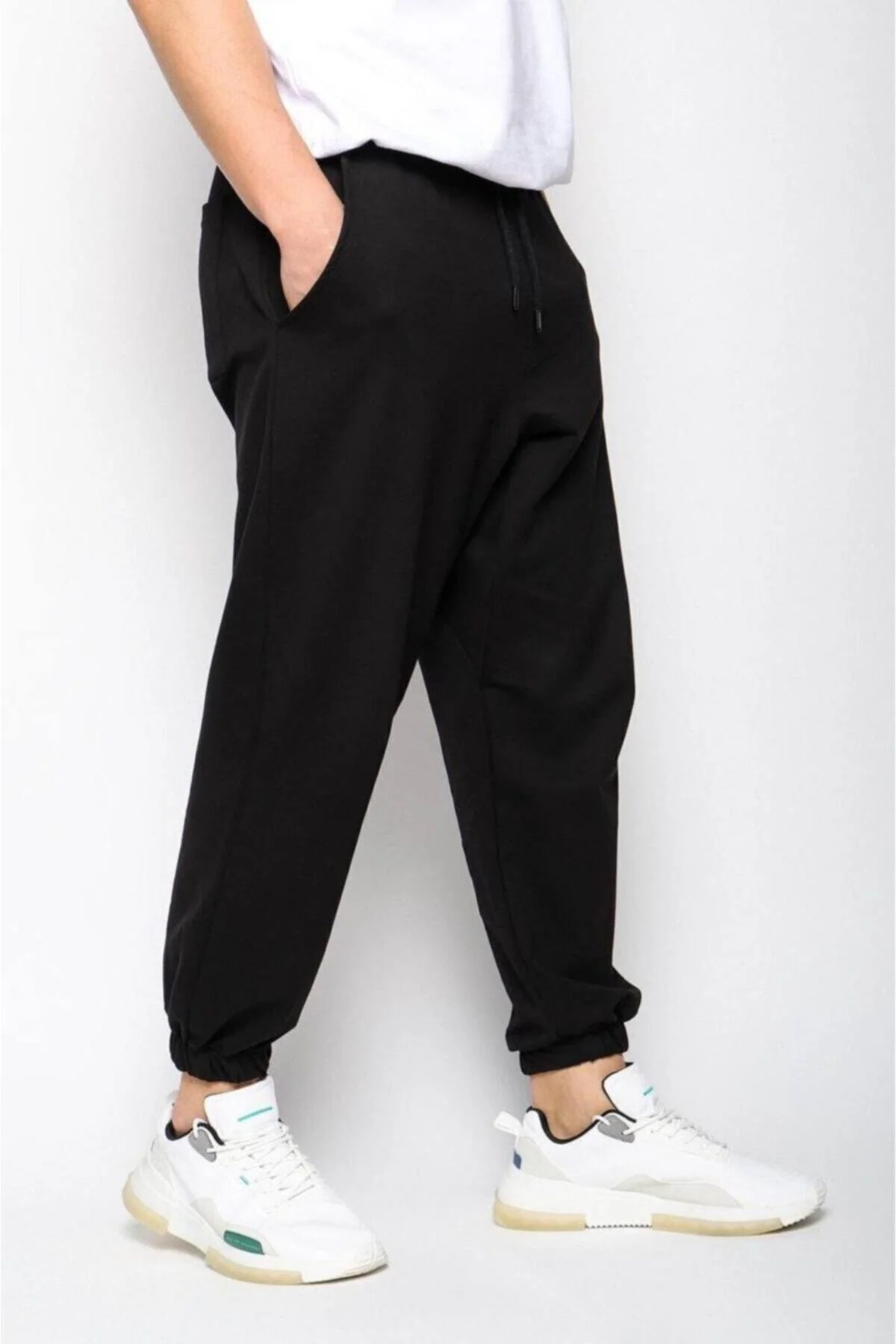 Men's black oversized basic sweatpants