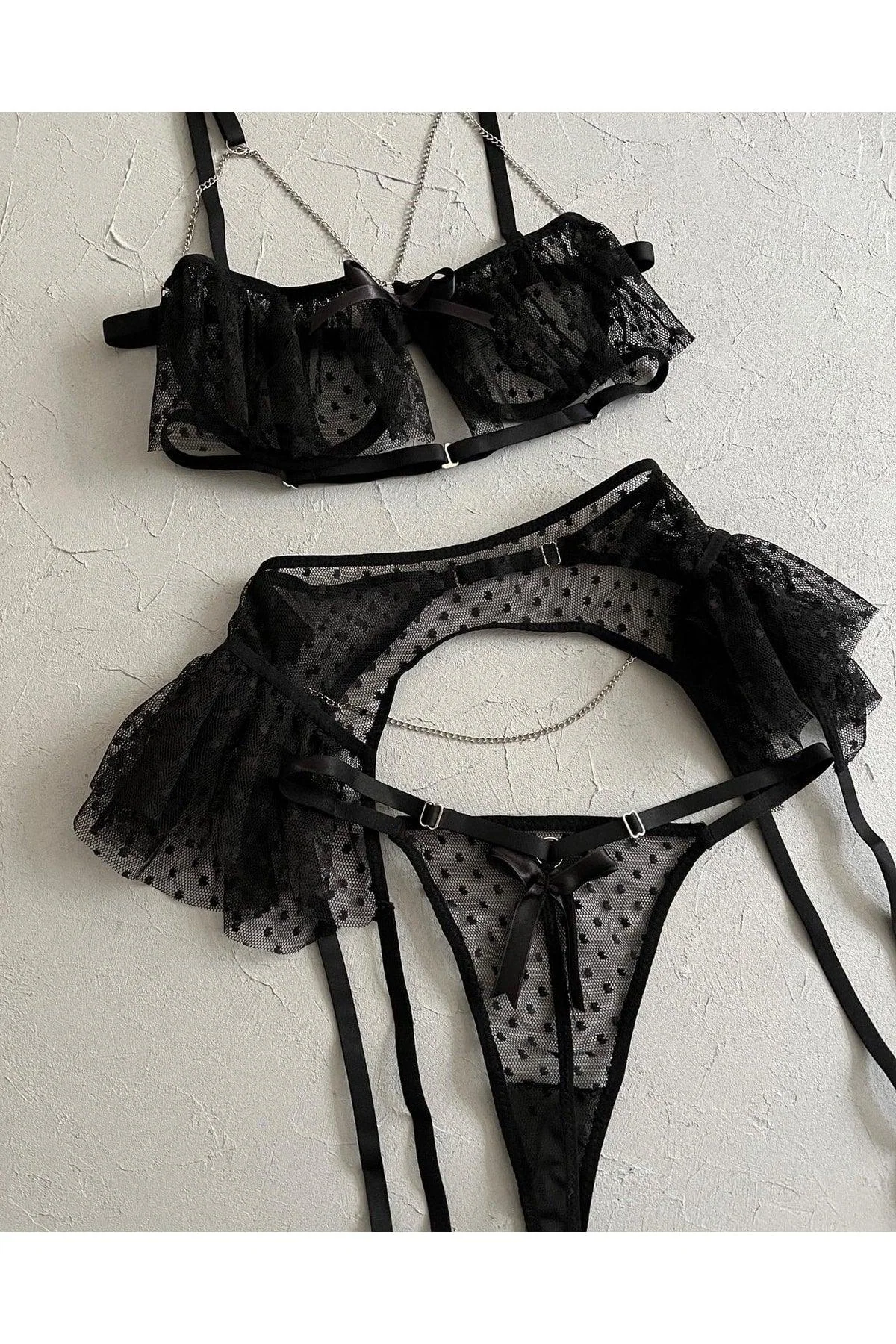 Black lace accessory set for everyday wear and special occasions