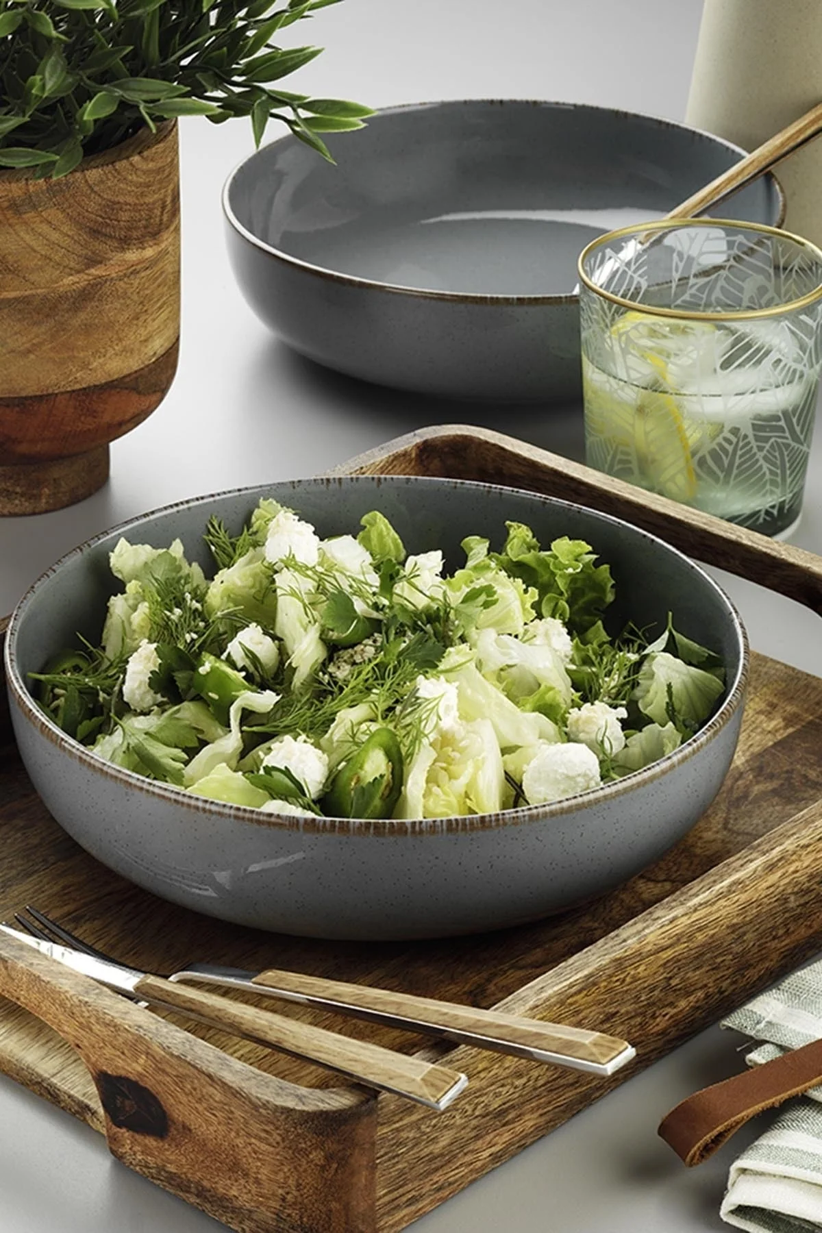Pair of 21 cm blue porcelain serving bowls
