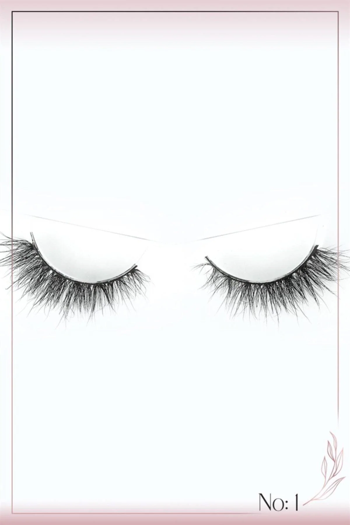 Natural false eyelashes for a fuller, fluttery look