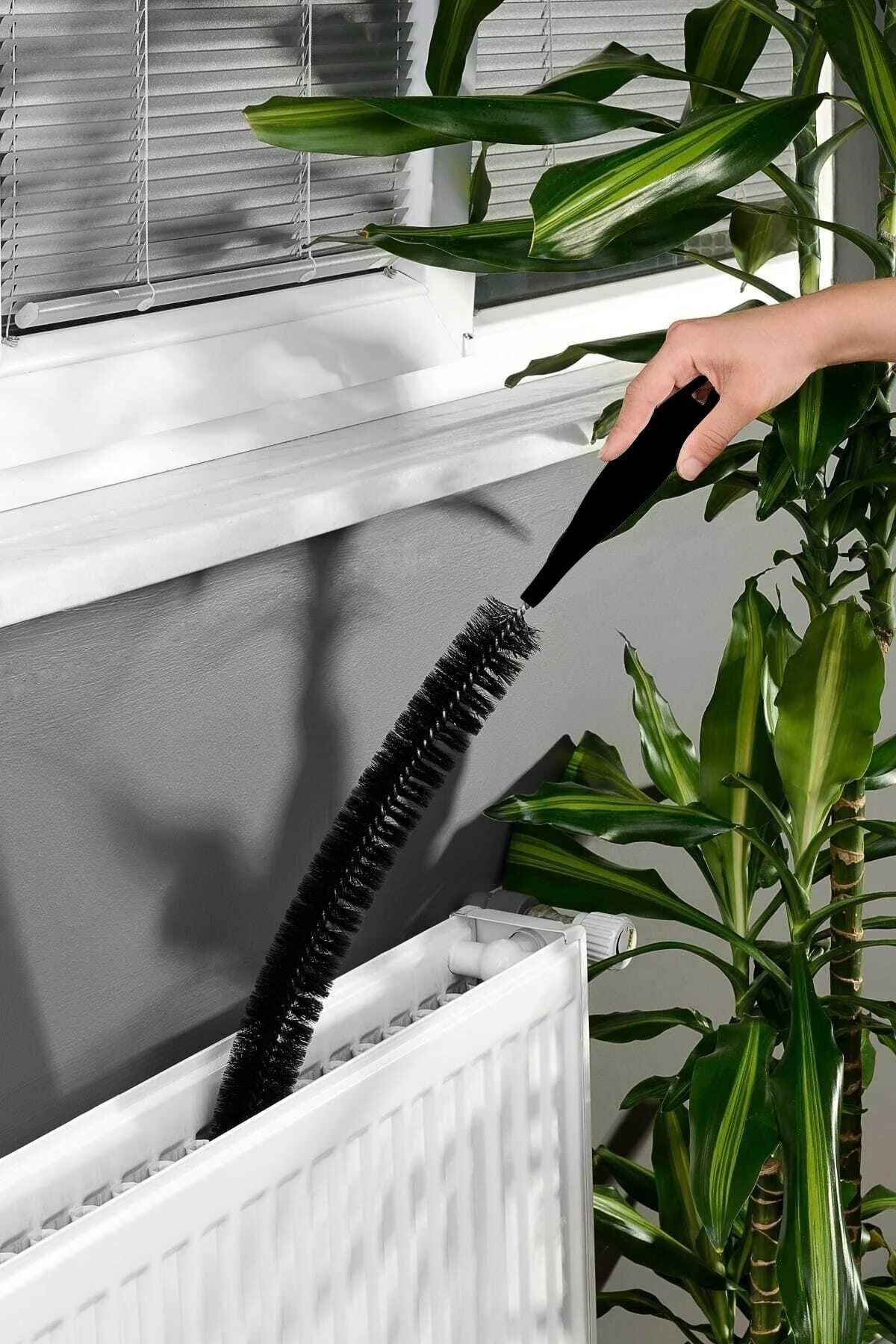 Heating core cleaning brush for radiators and vents