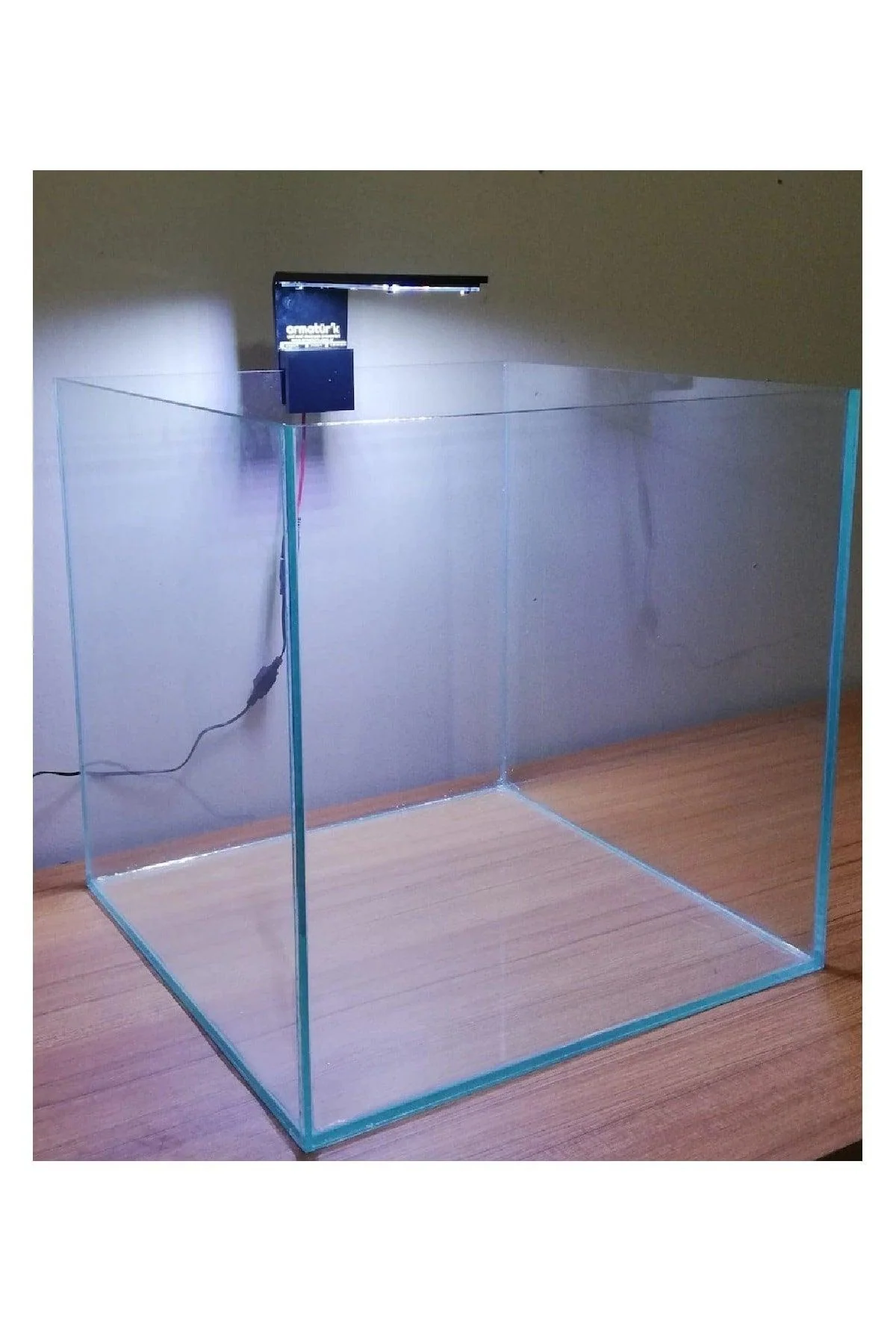 Compact LED Aquarium Light for Nano Tanks