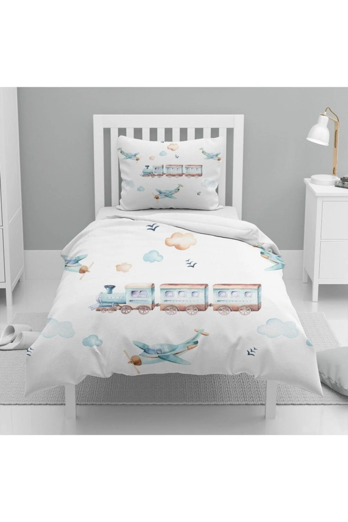 Cotton and micro satin child duvet cover set with airplane train pattern