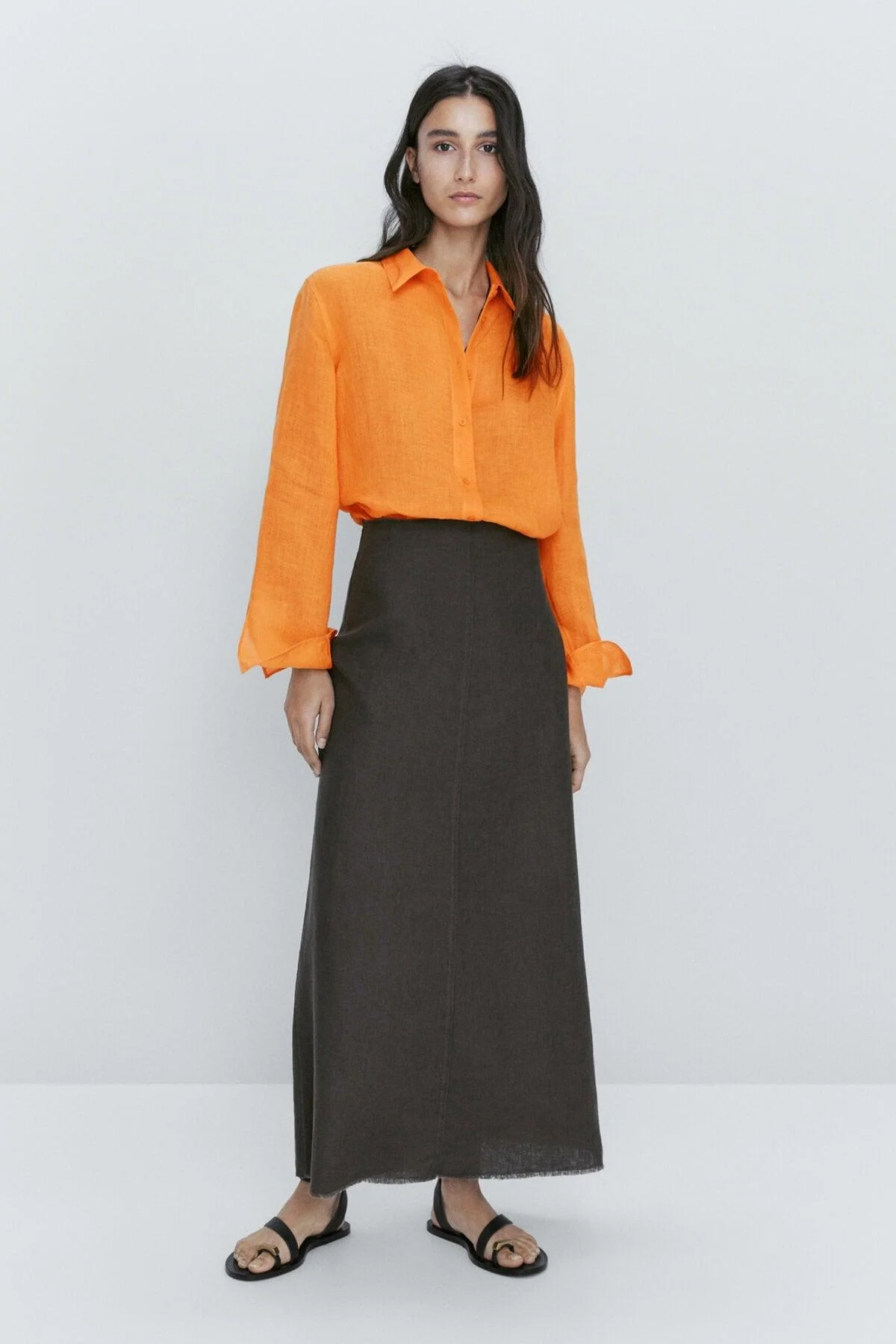 Oversized linen blouse for effortless casual style