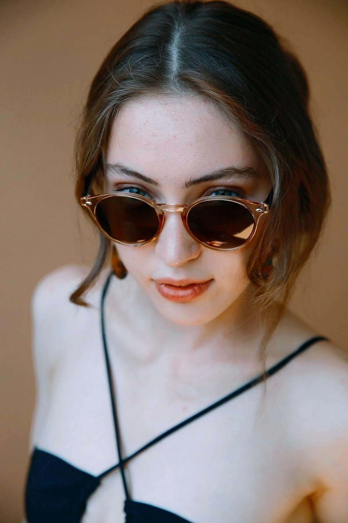 Nude brown polarized sunglasses with impact-resistant lenses