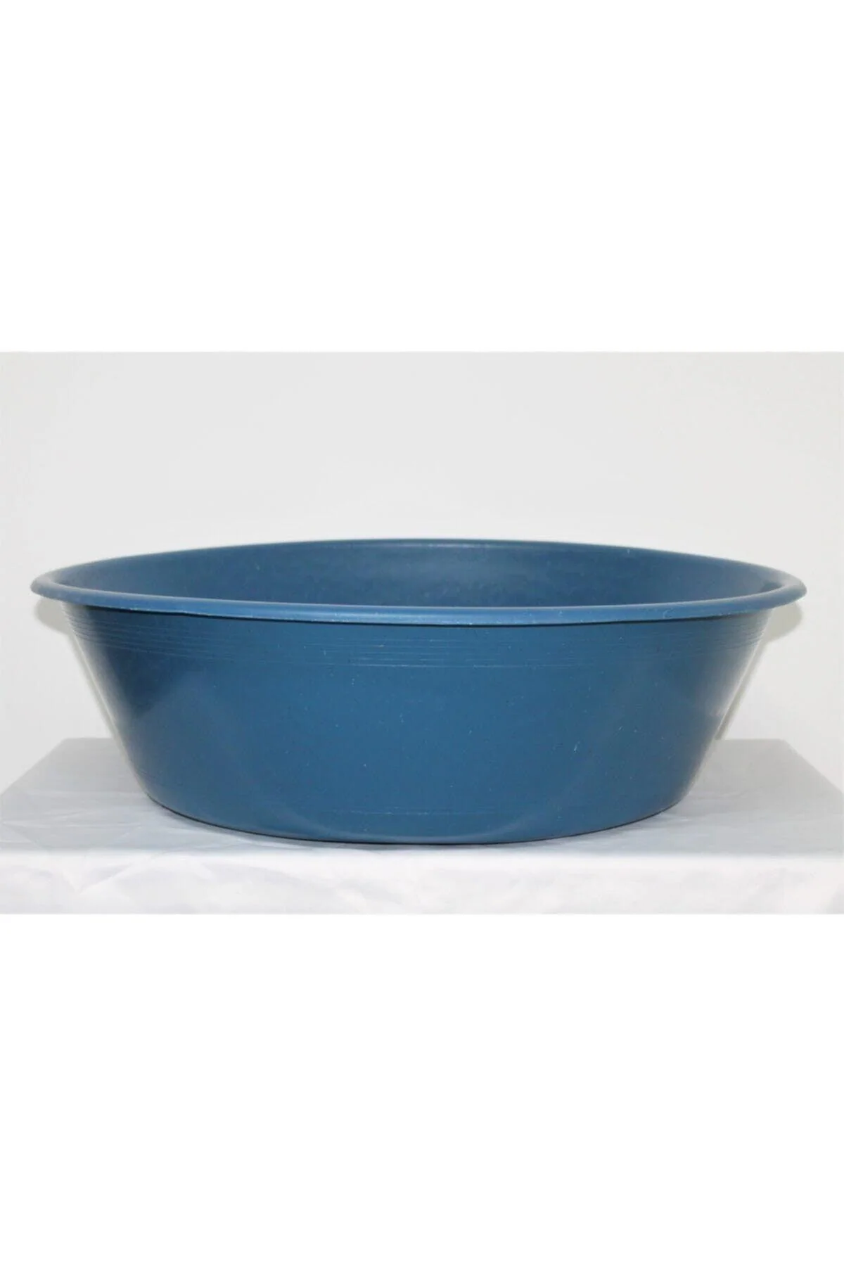 Large 45L Durable Plastic Storage Bin with Lid