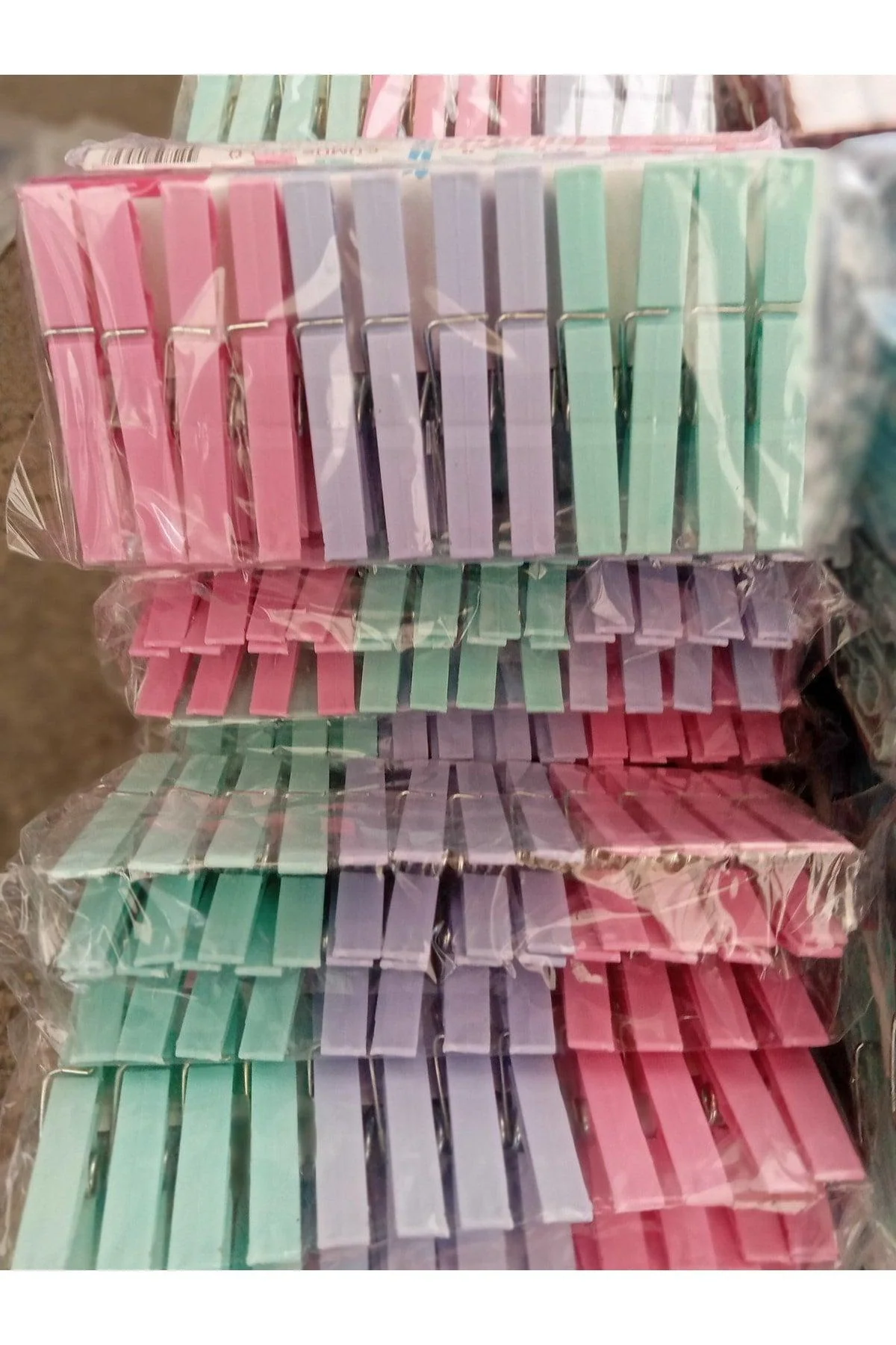 White plastic latch clips 24 pieces