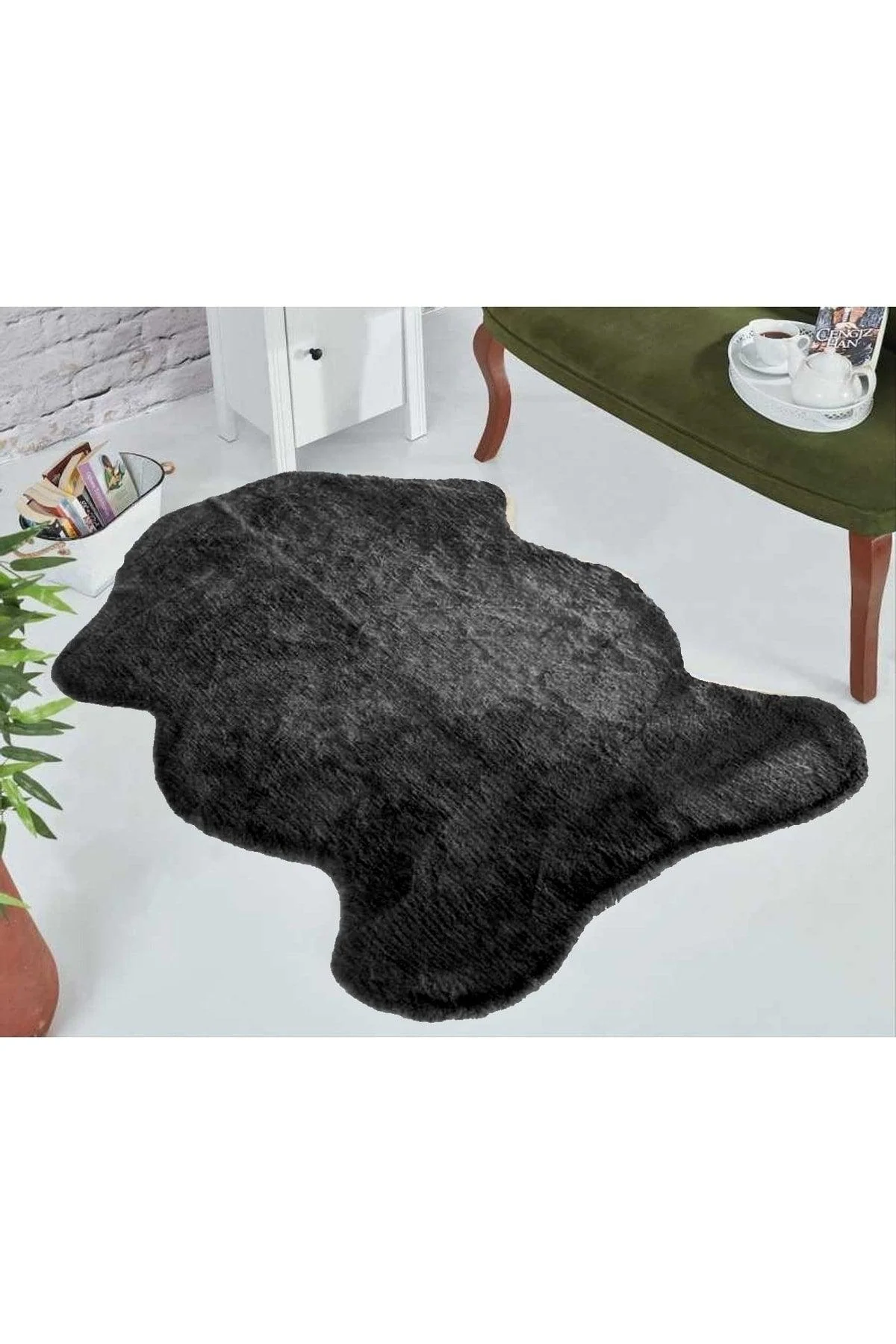 Non-Slip Plush Fur Rug with Easy-Care Surface