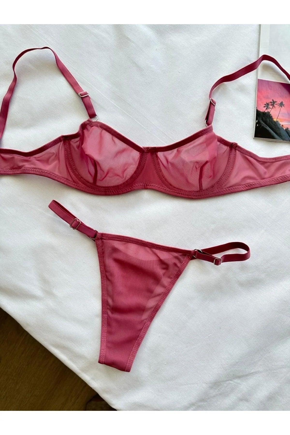Powder underwire bra set with matching thong
