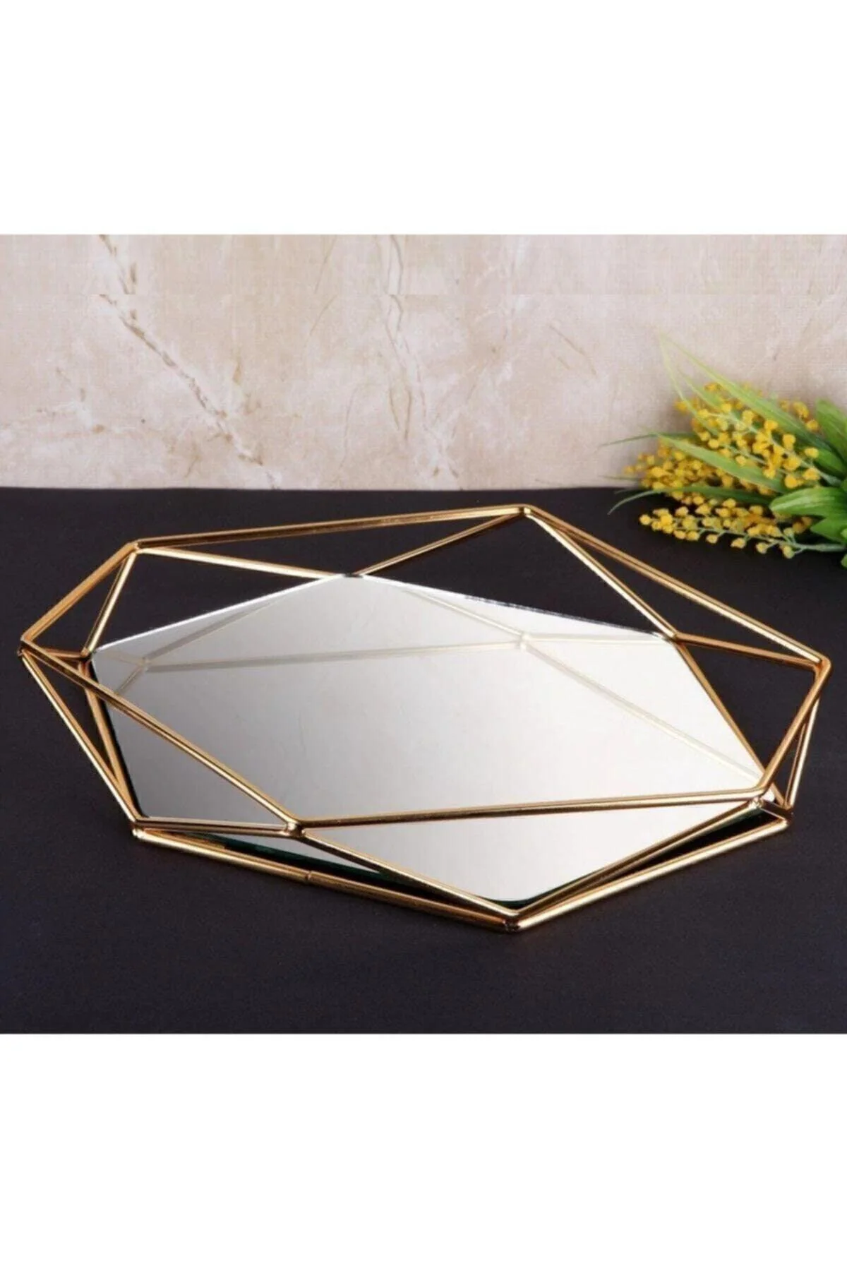 Mirrored Serving Tray – 34 cm × 30 cm, Pearl Finish