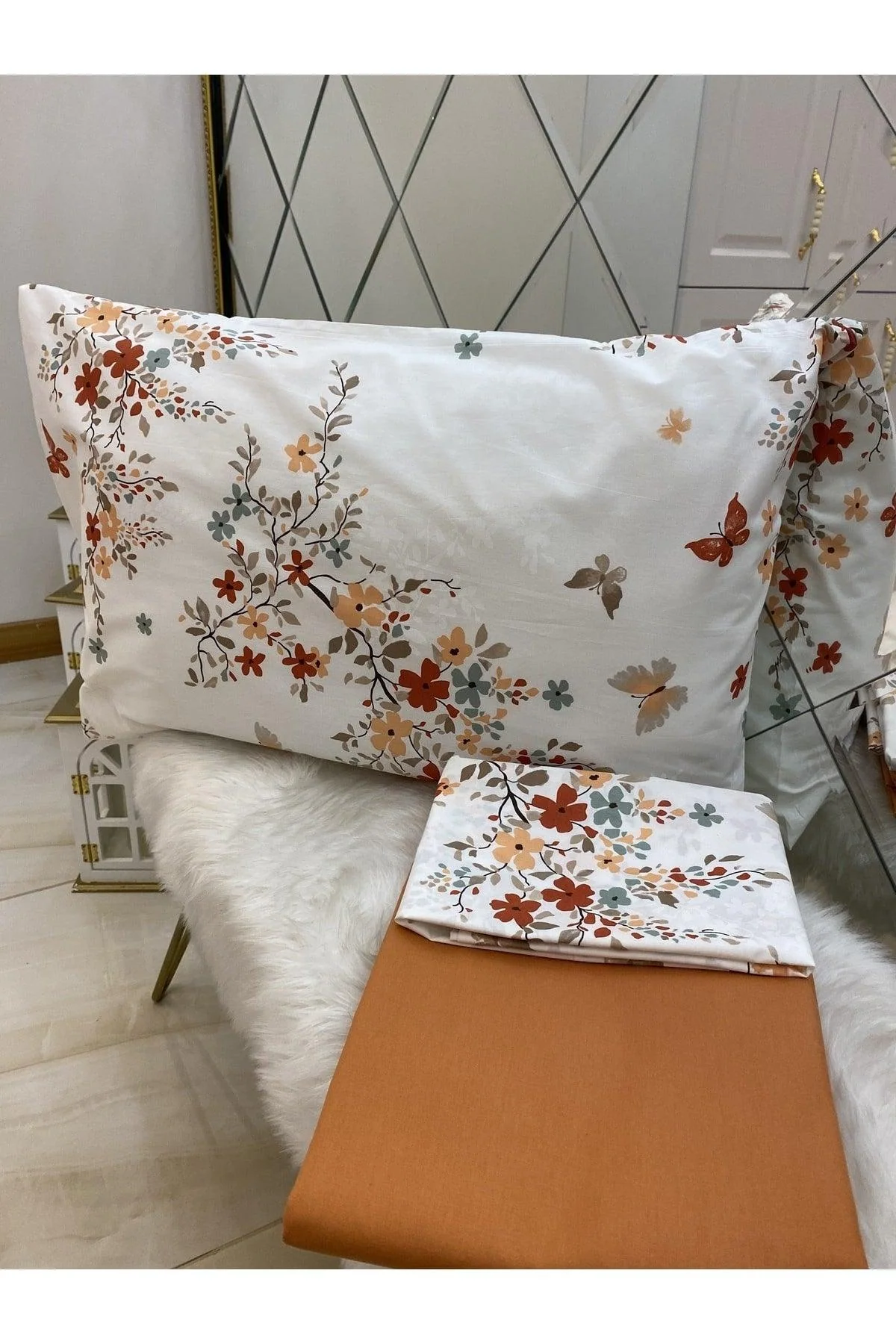 Double bed sheet and pillow set in breathable fabric
