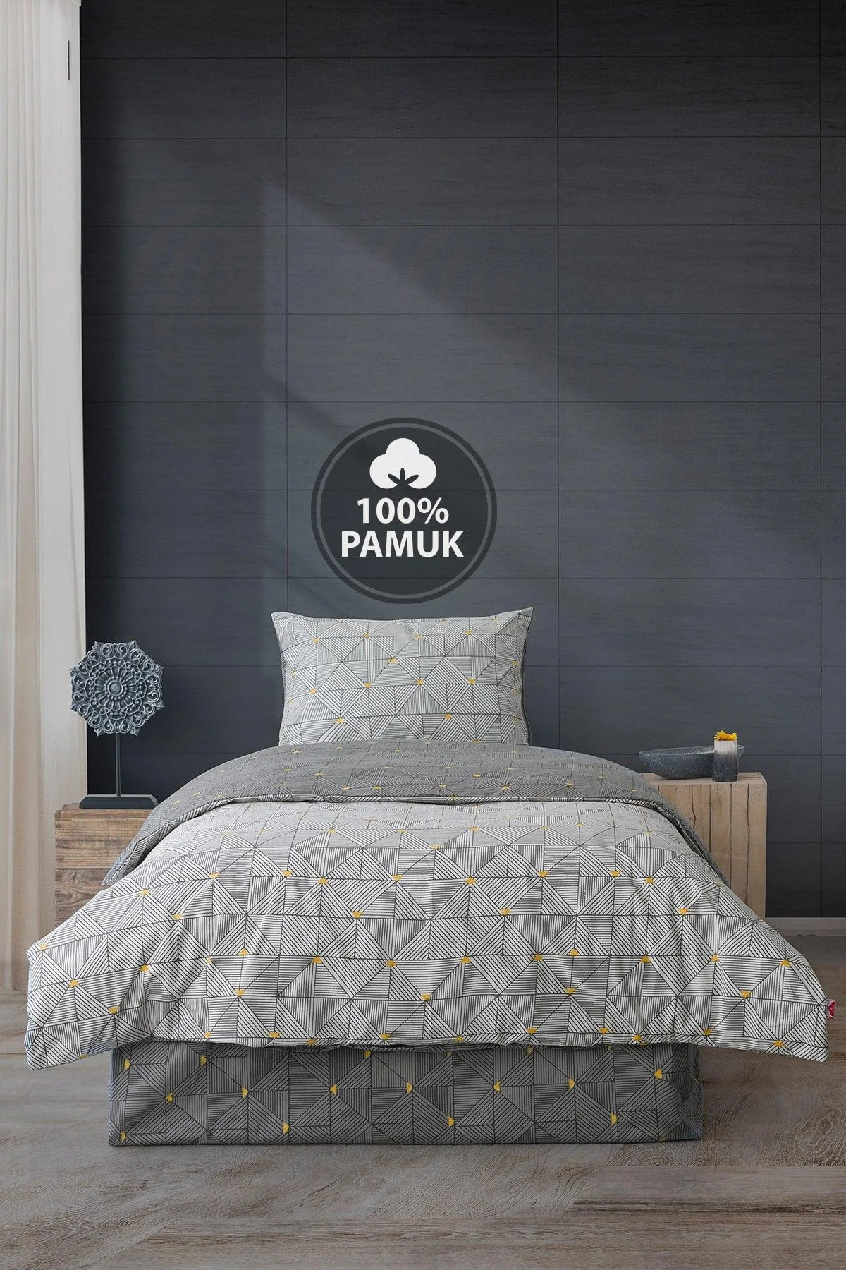 Gray triangle patterned duvet cover and pillowcases set for single beds