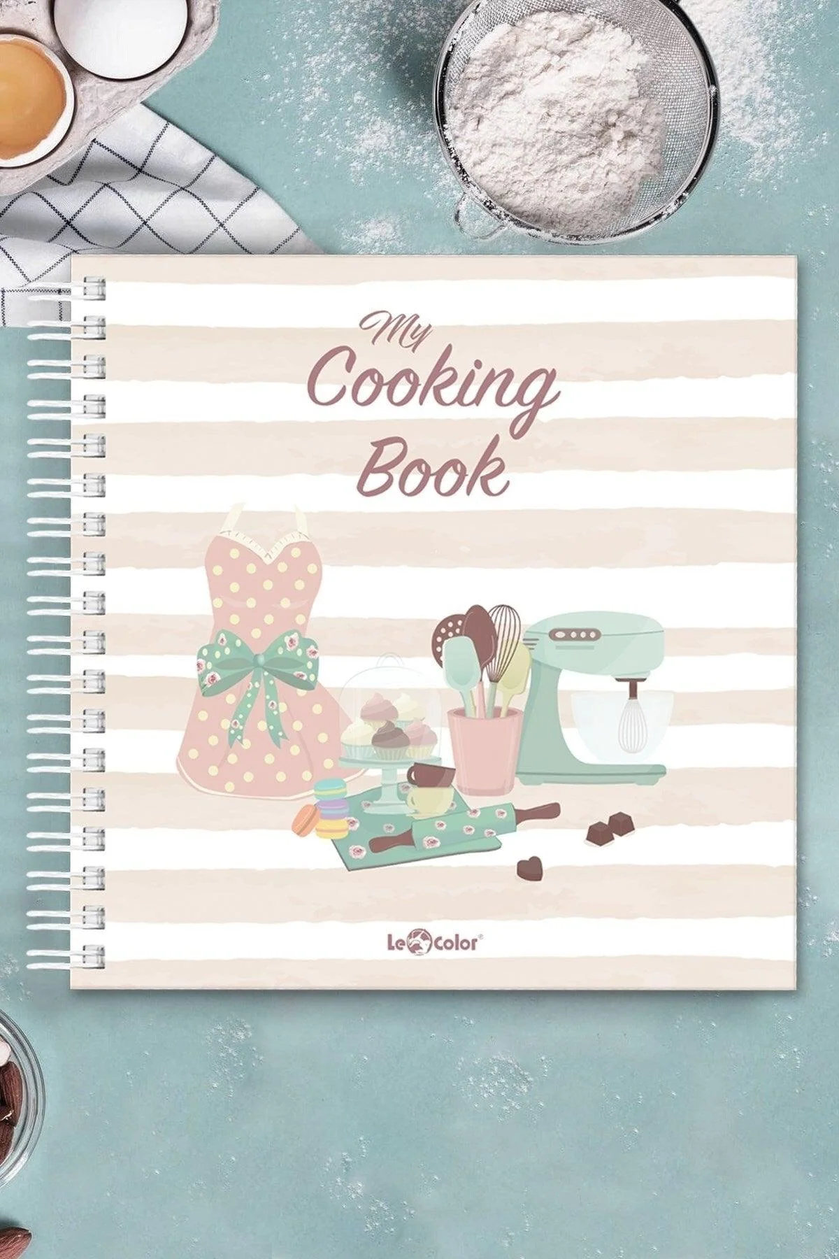 Recipe notebook with 100 lined pages for meal planning