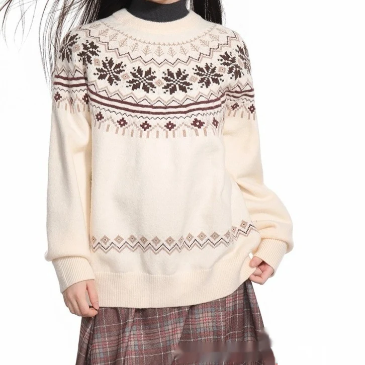 Round-neck Knitted Sweater for Fall and Winter