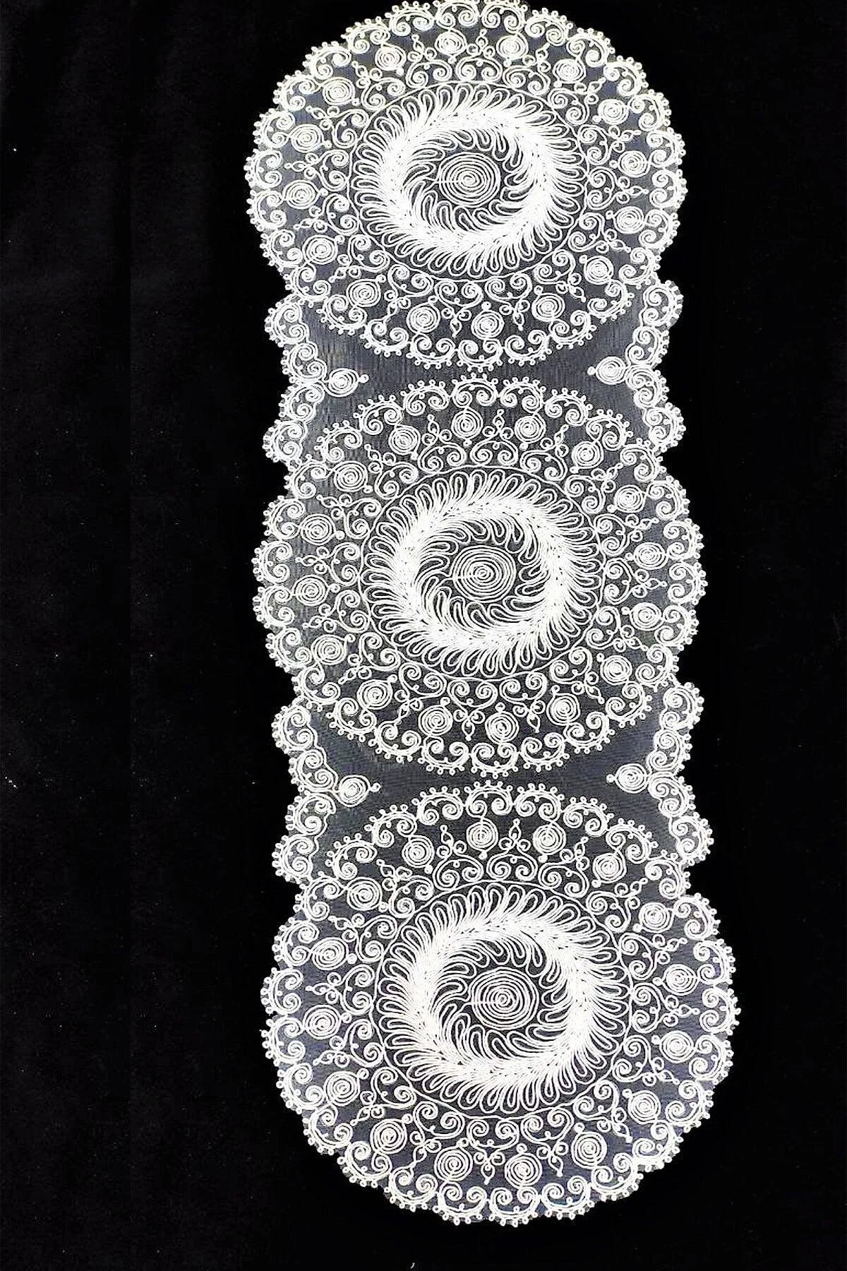 130x30 cm White Table Runner for Elegant Table Settings