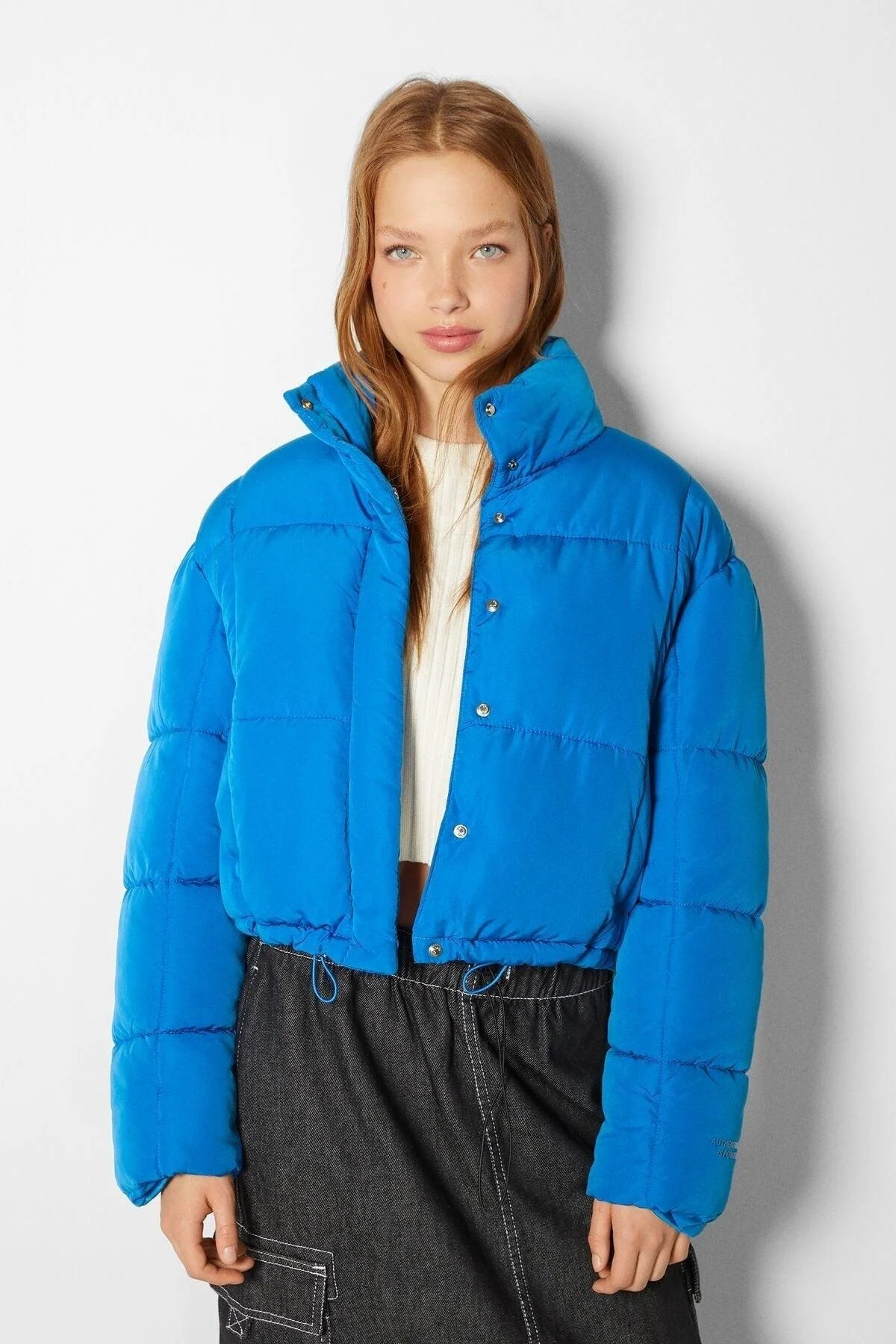 Women's short black inflatable puffer jacket