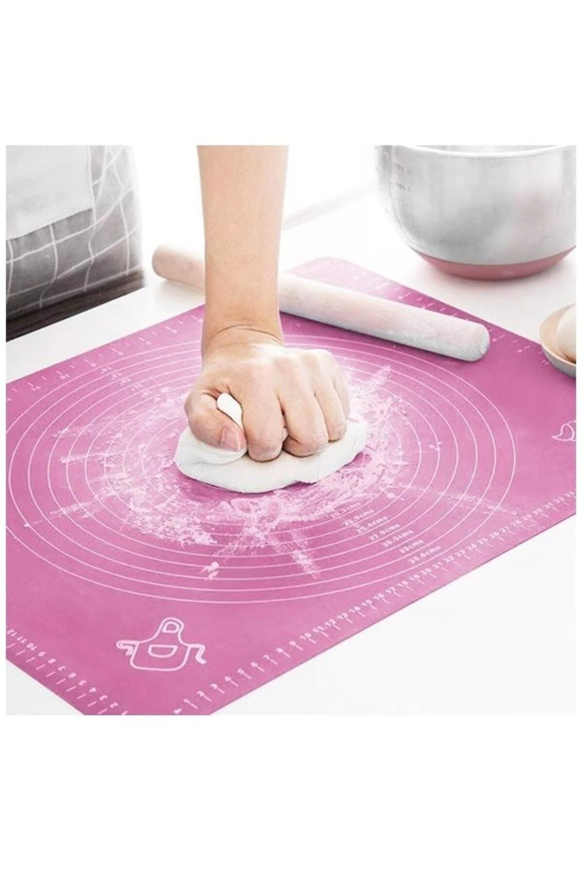 Silicone baking mat with measuring guide for cake preparation