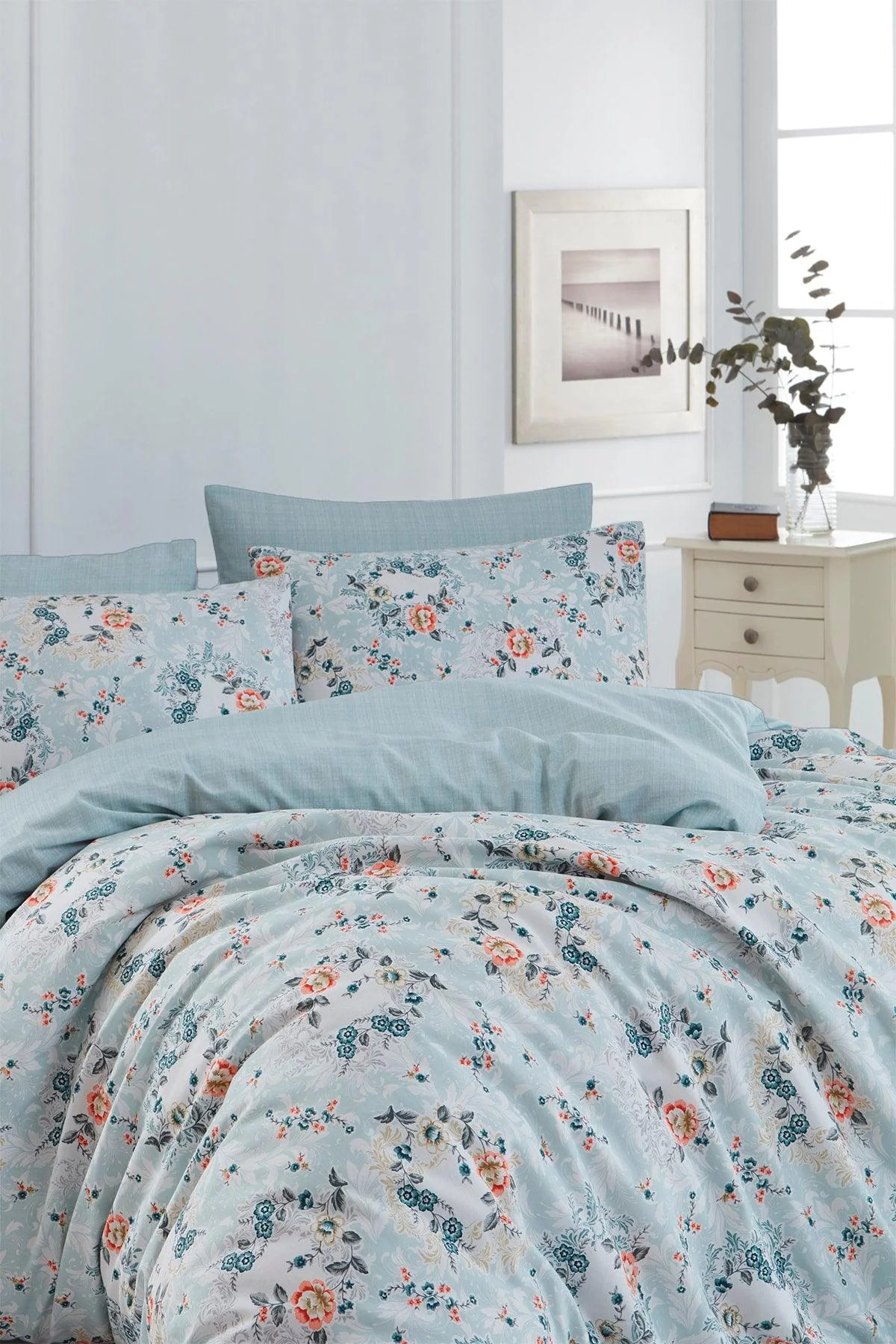 Lightweight single duvet cover set with pillowcase and flat sheet in soft fabric