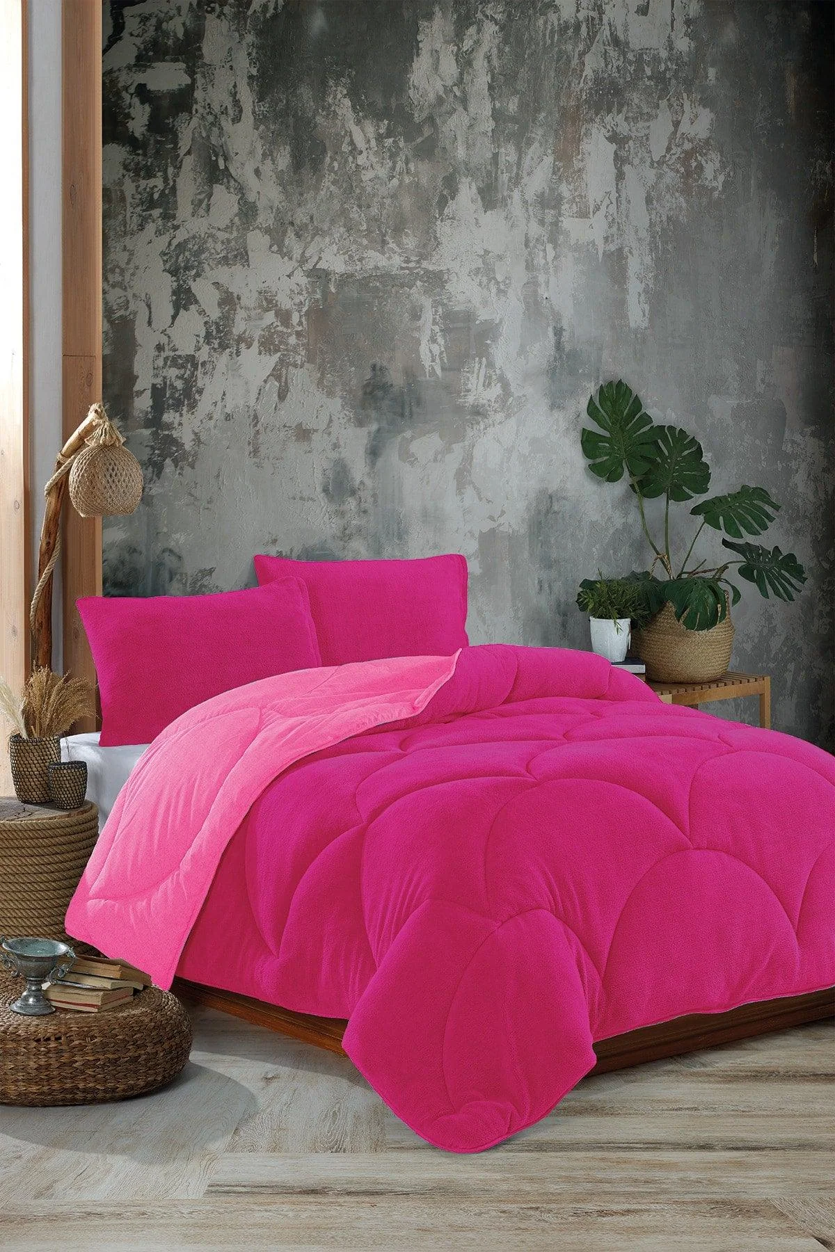 Single fuchsia quilt with ultra-soft silicone fiber filling