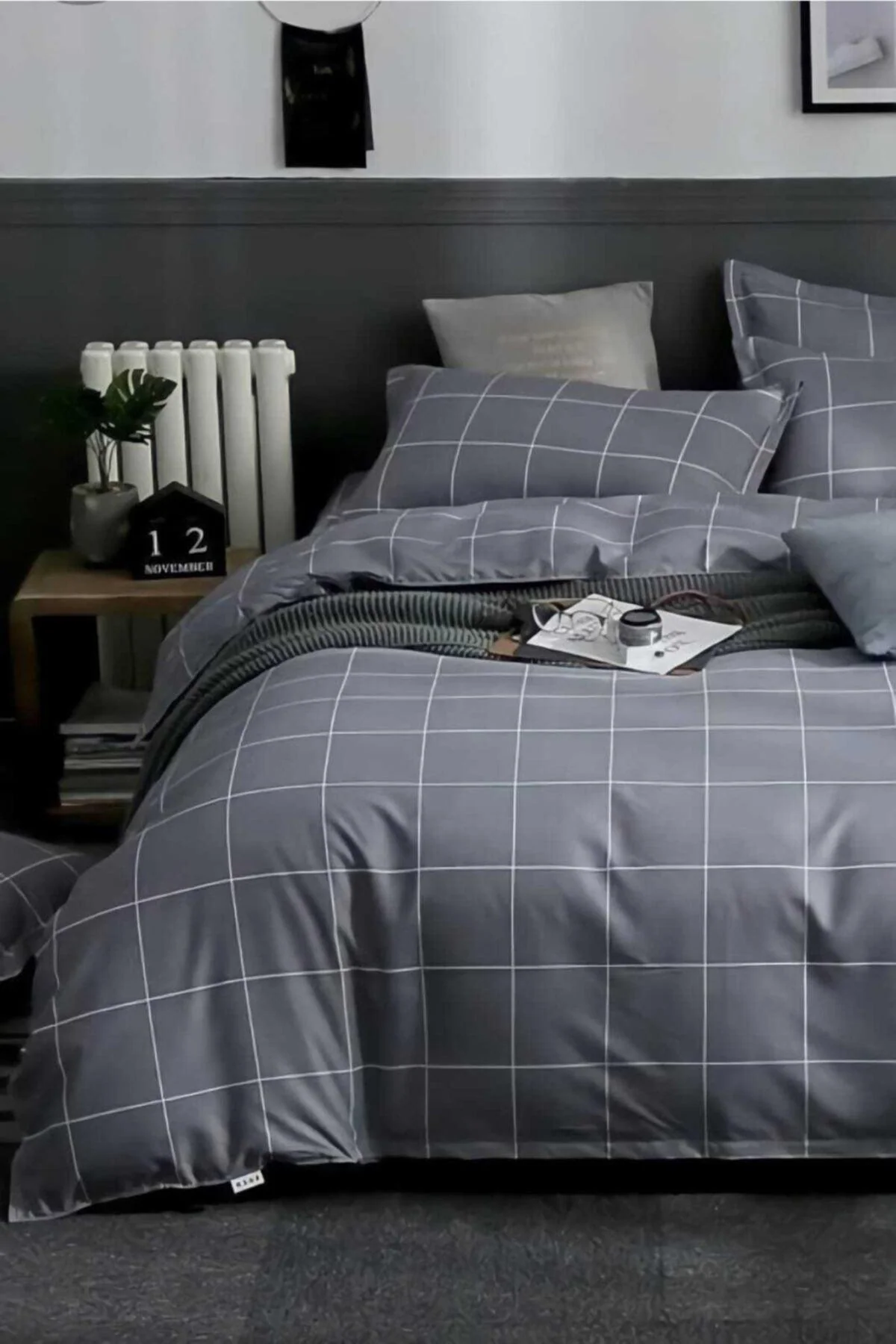 Square linen duvet cover set with pillowcases