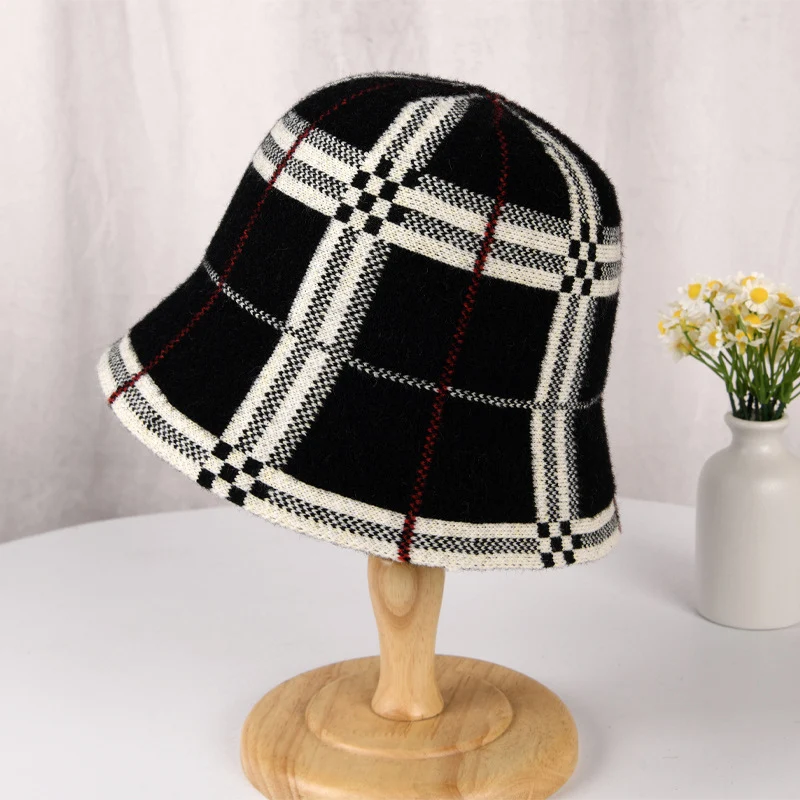 Slimming Plaid Hat