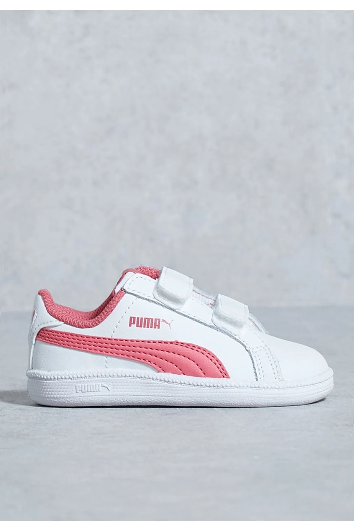 Lightweight baby shoes for first steps