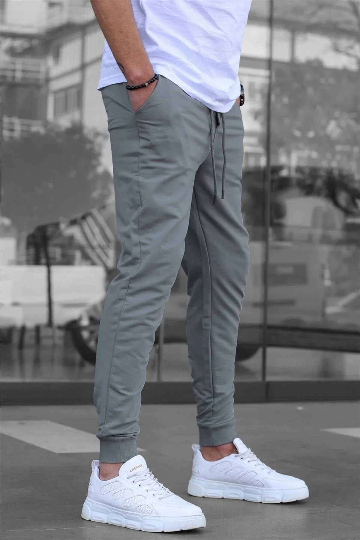 Men's smoked elasticated tracksuit pants with relaxed fit and side pockets