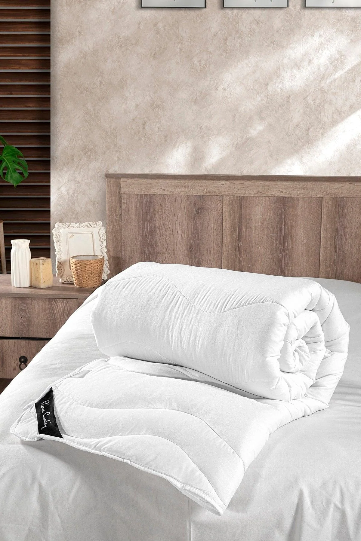 Double microfiber quilt set with two pillows