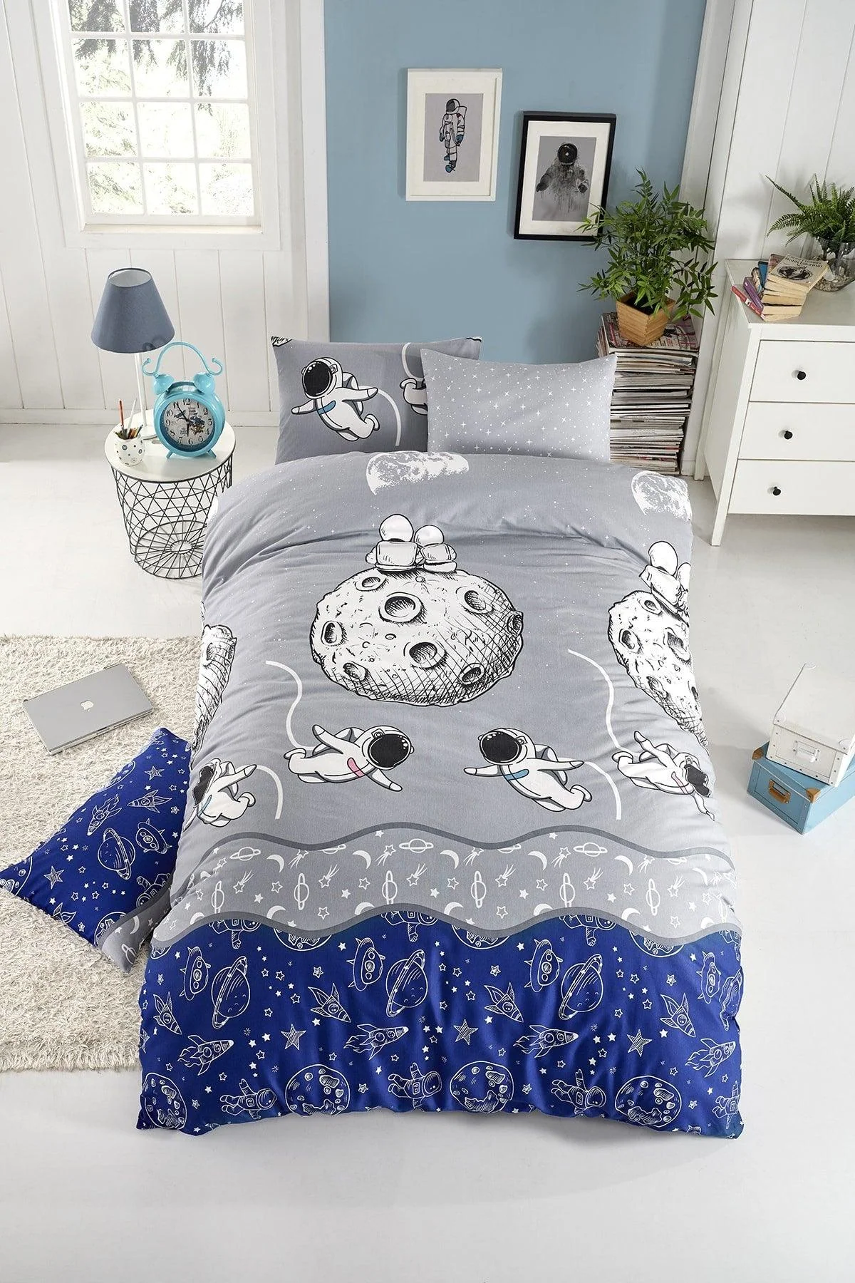 Single bed linen set with button closure in soft cotton blend 160x220 cm