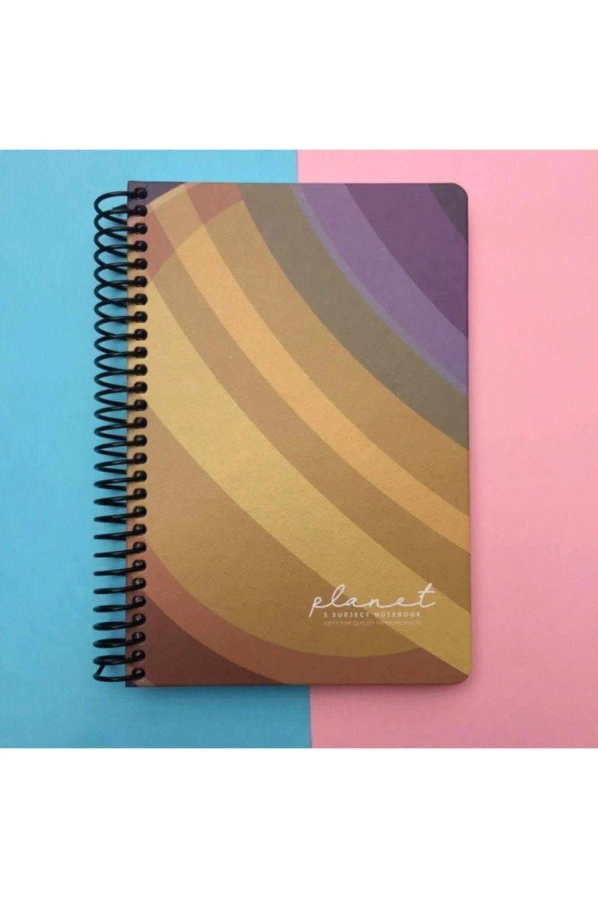 Hardcover checkered notebook with spiral binding and five compartments, 17x24 cm, 150 pages