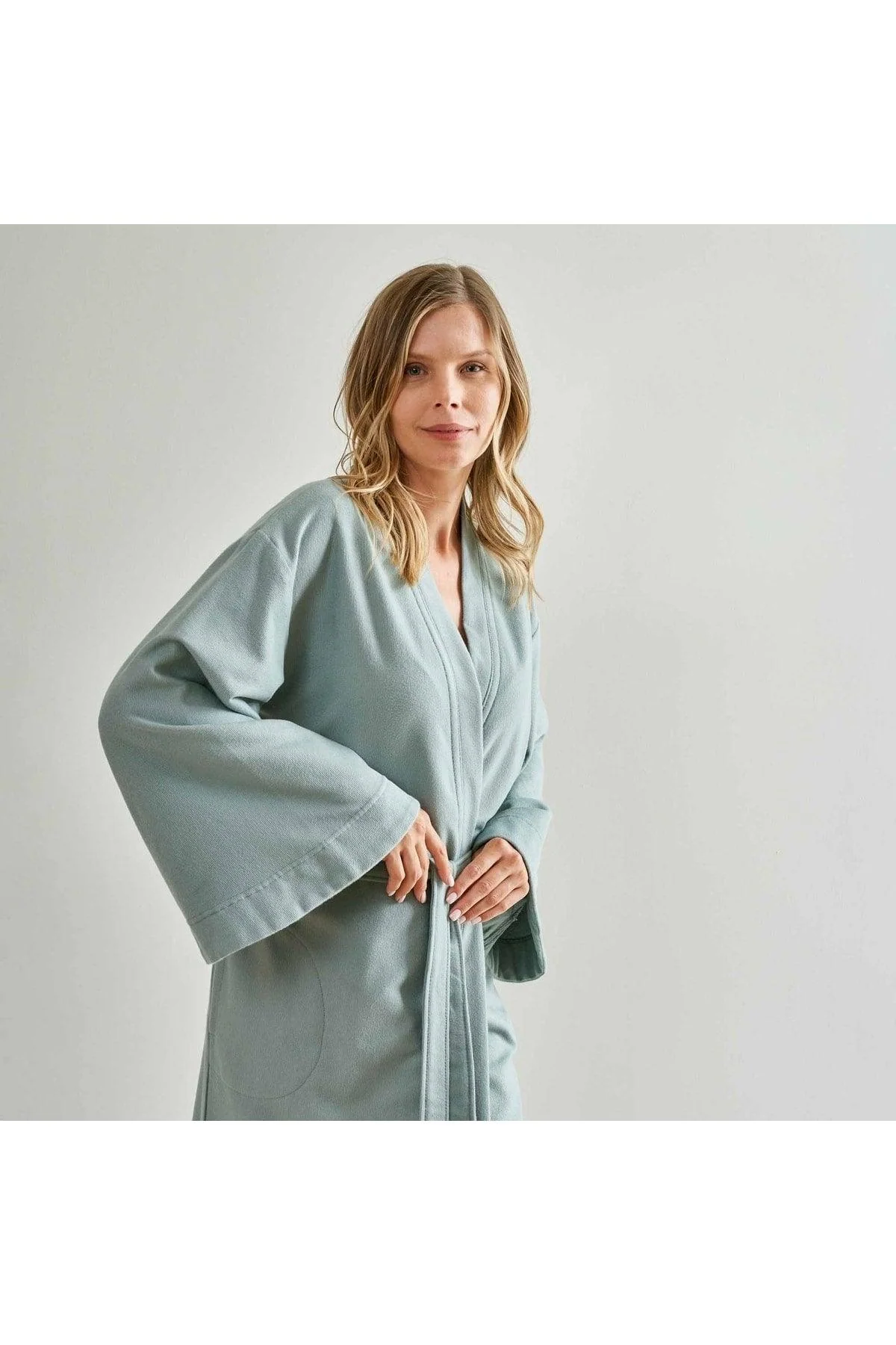 Stylish 3-Piece Bathrobe Set in Mint Green with Cotton-Polyester Blend