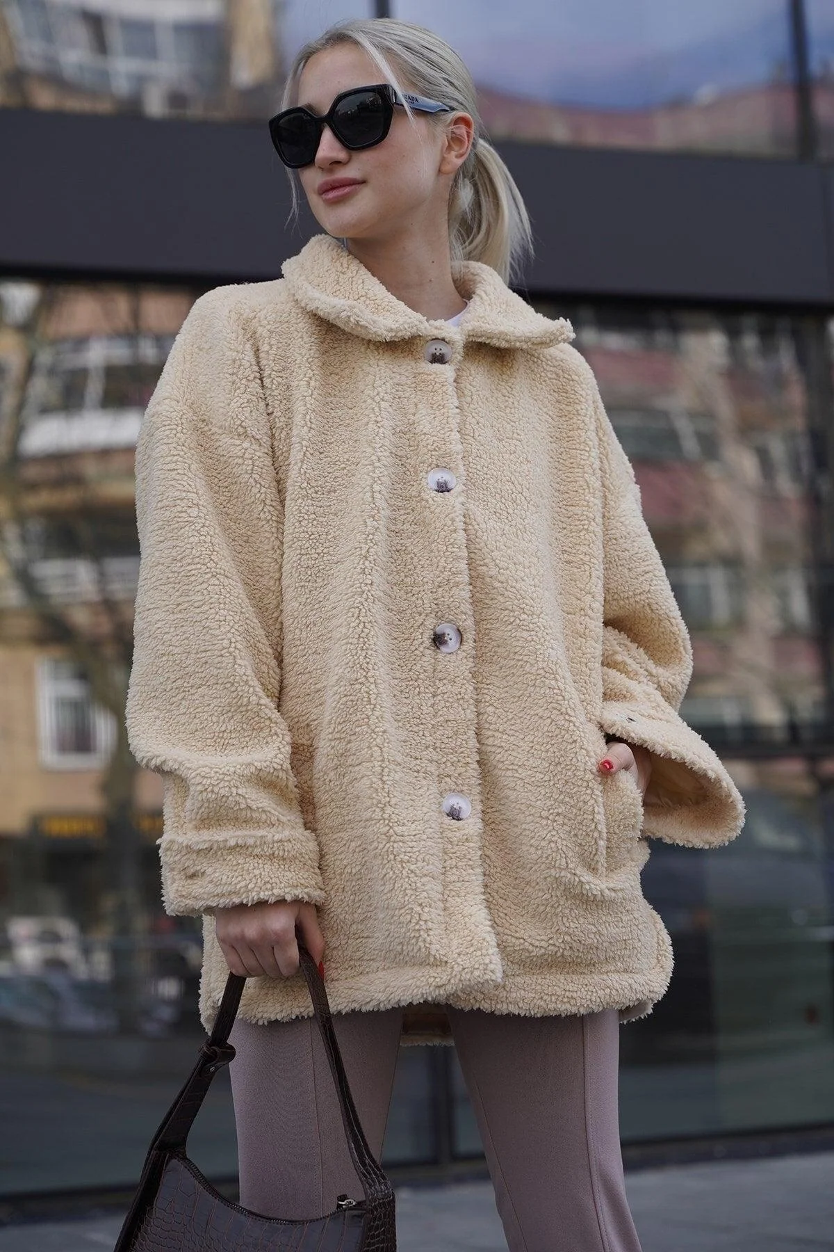 Women's slim wool blend jacket with long sleeves