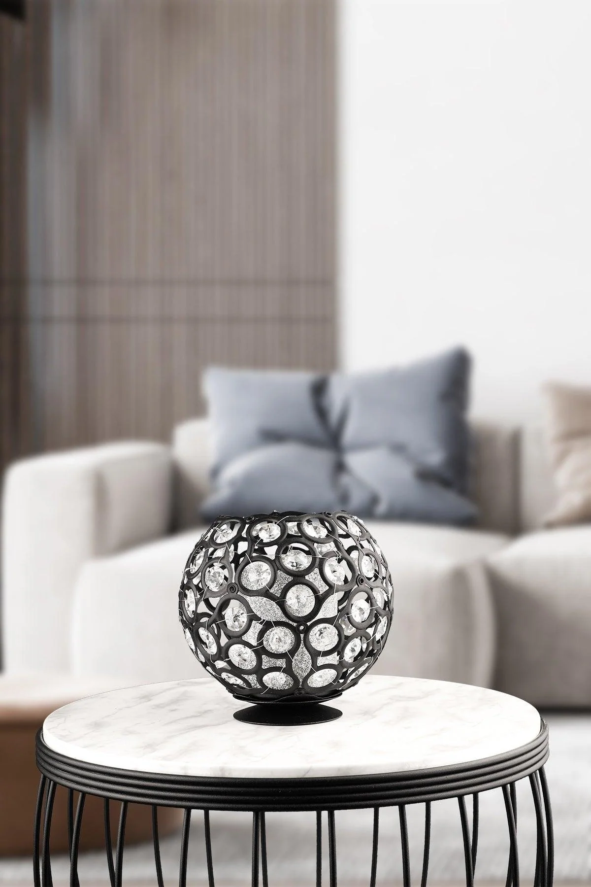 Simple black candle holder for ambiance lighting