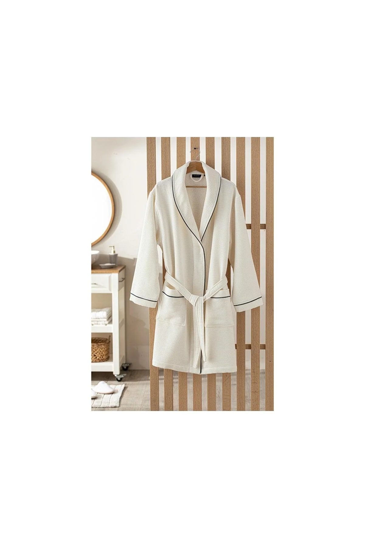 Soft cotton blend shawl collar bathrobe in white