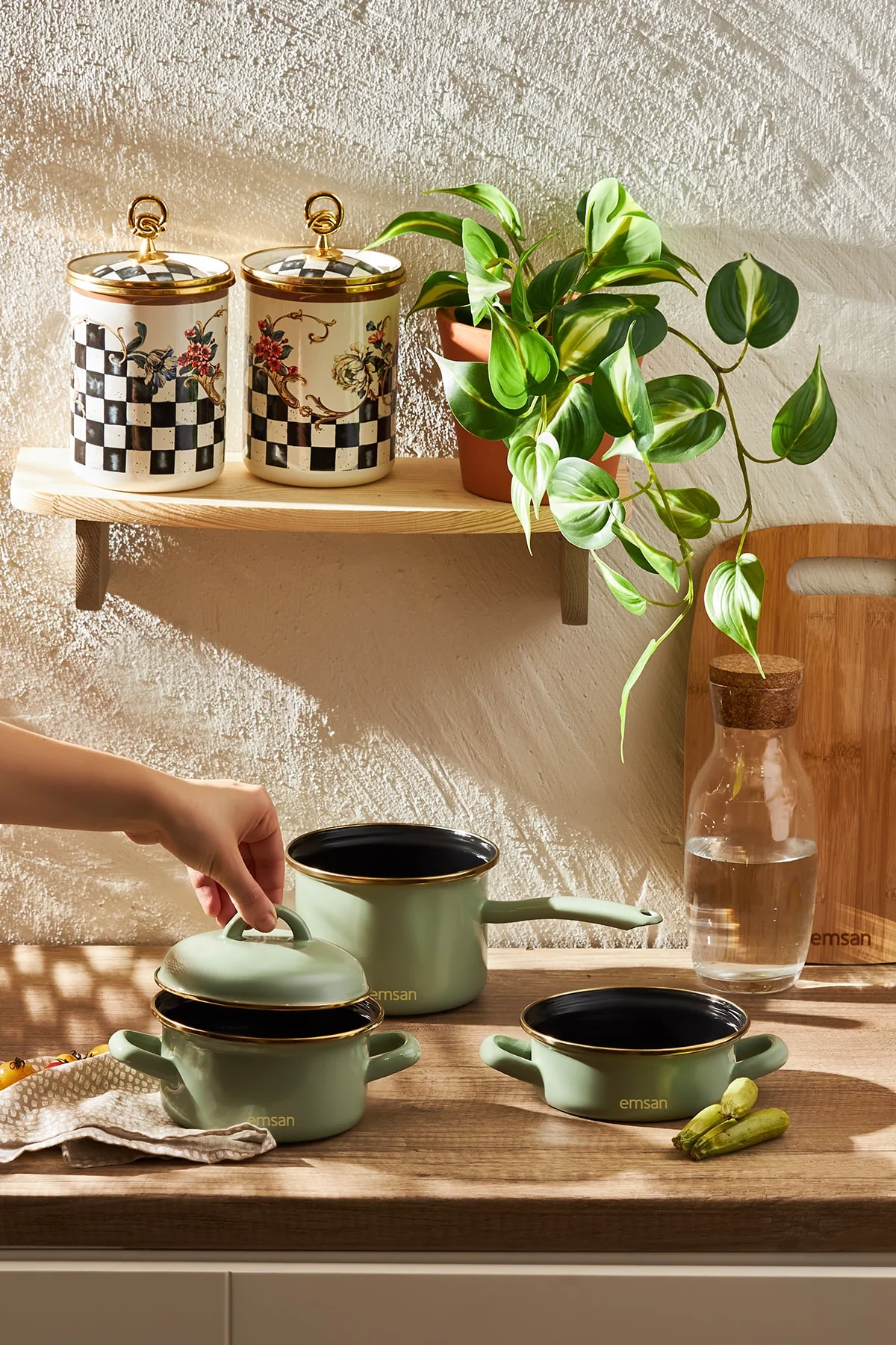 3-piece green enamelled cookware set with universal lid