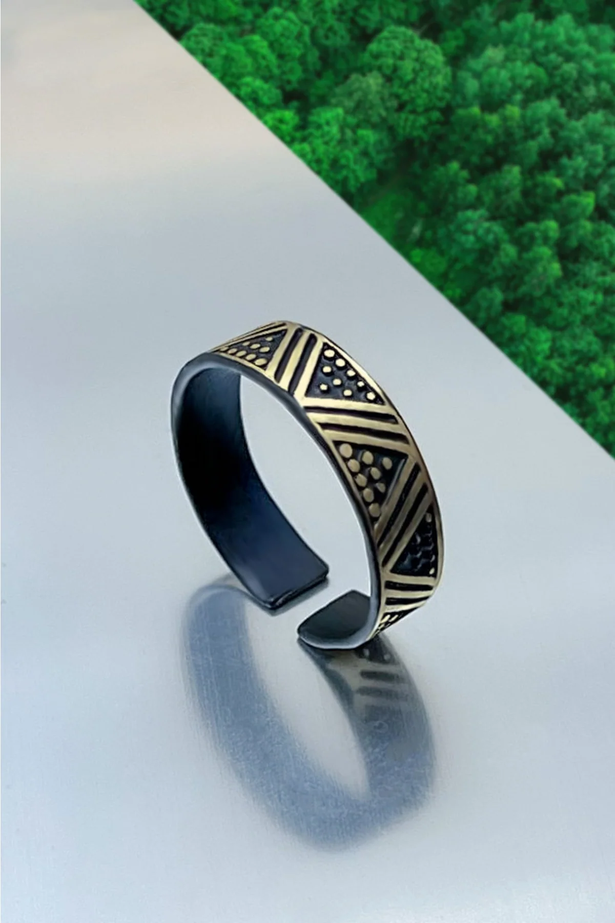 Adjustable rhodium-plated men's wedding ring in two-tone design