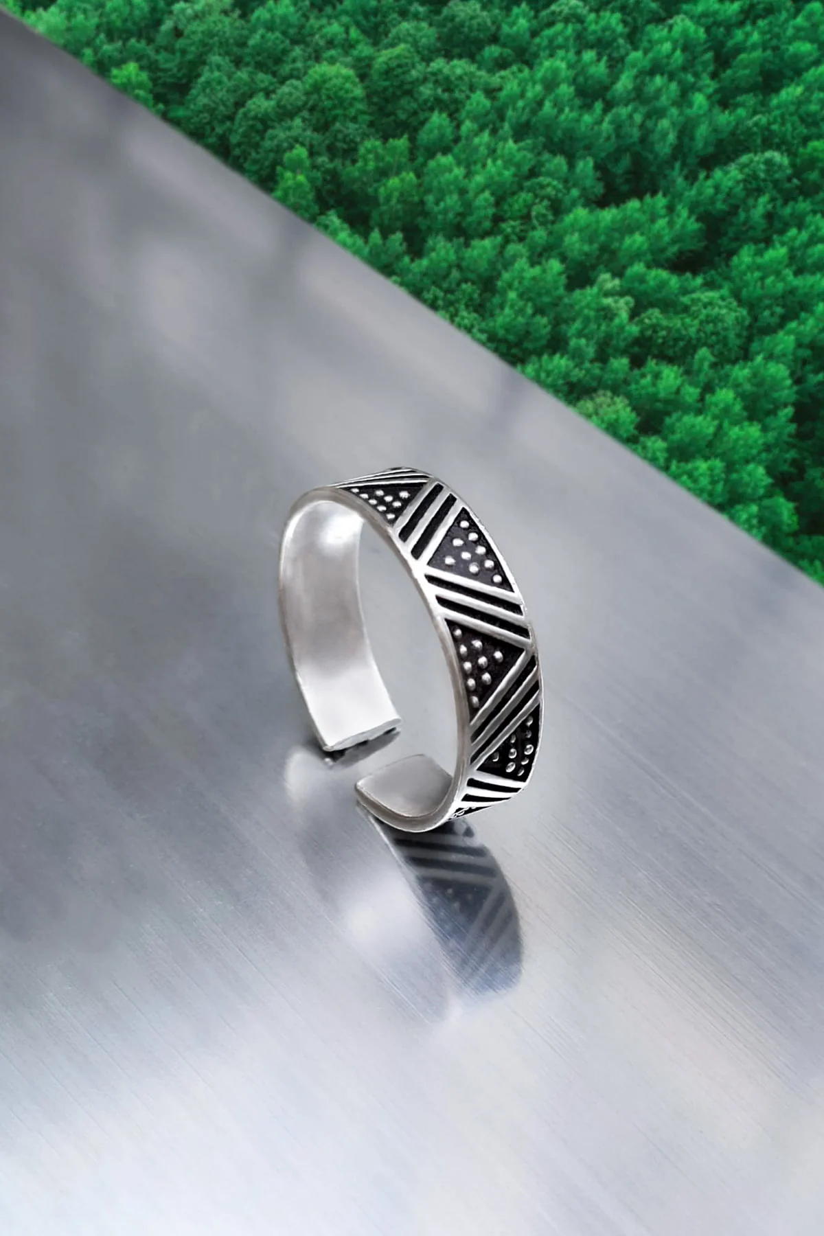 Adjustable men's silver-plated triangle-pattern wedding ring