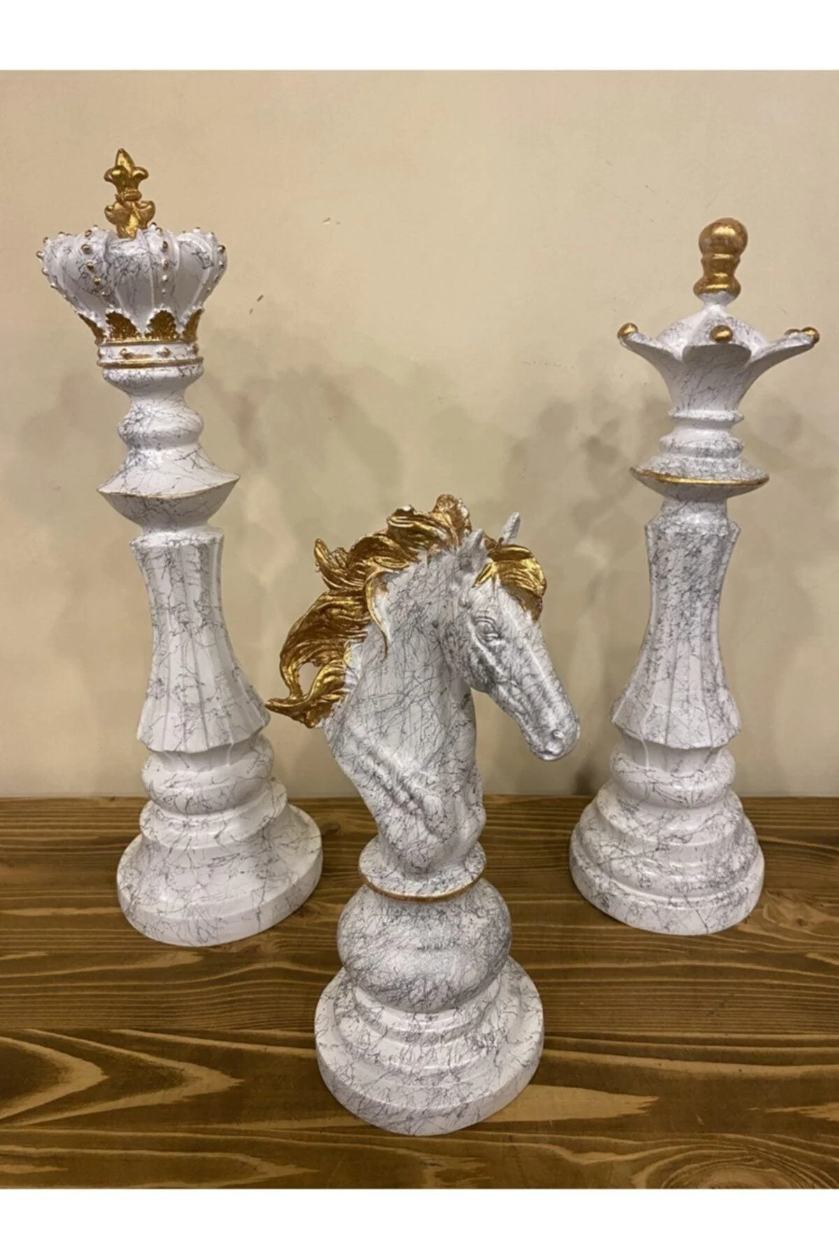 Decorative marble-patterned chess set trio king queen and horse