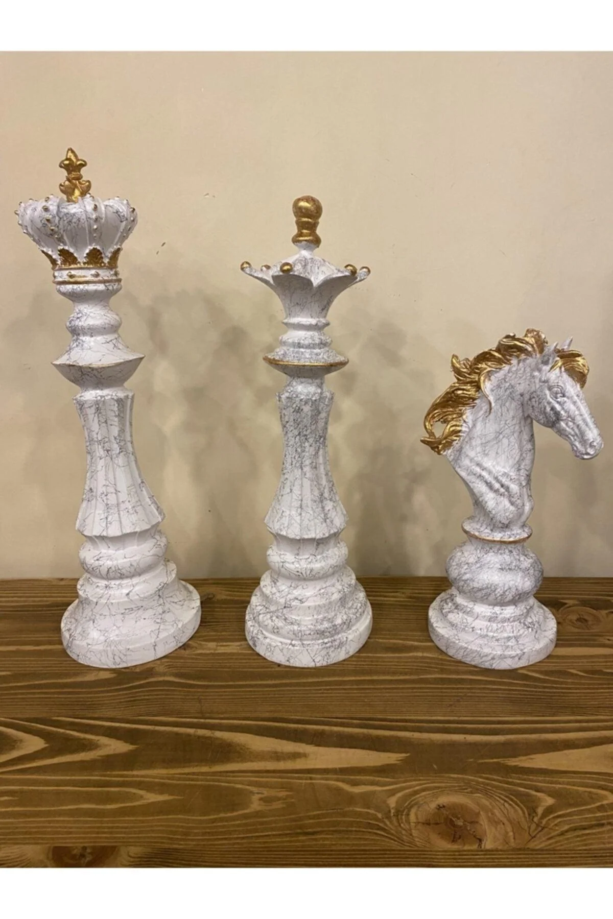 Decorative marble-patterned chess set trio king queen and horse