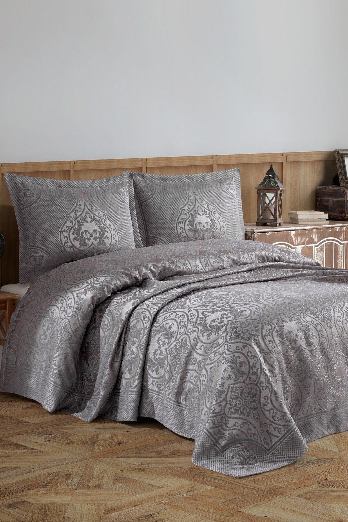 Gray chenille double bedspread set with pillowcases