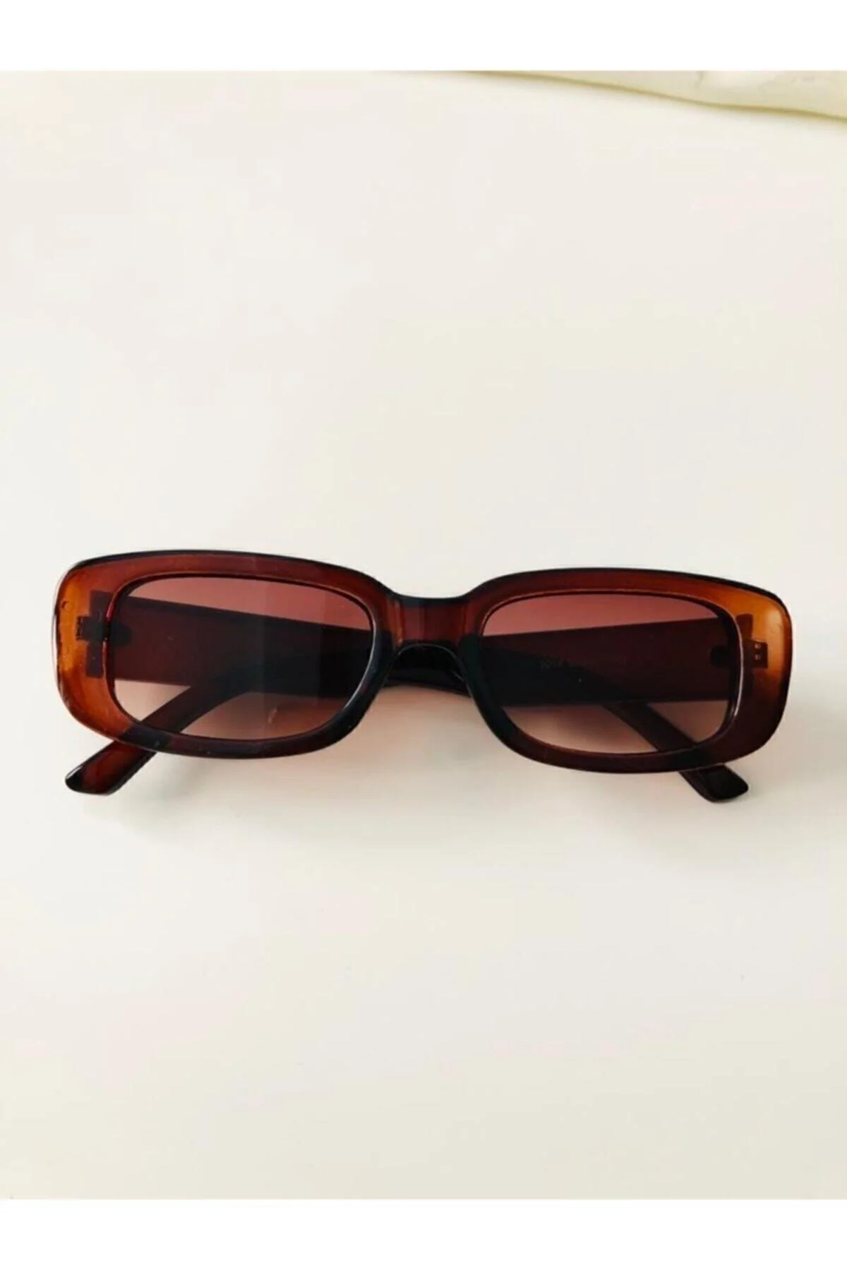 Vintage Style Brown Sunglasses with UV400 Protection - CE Certified