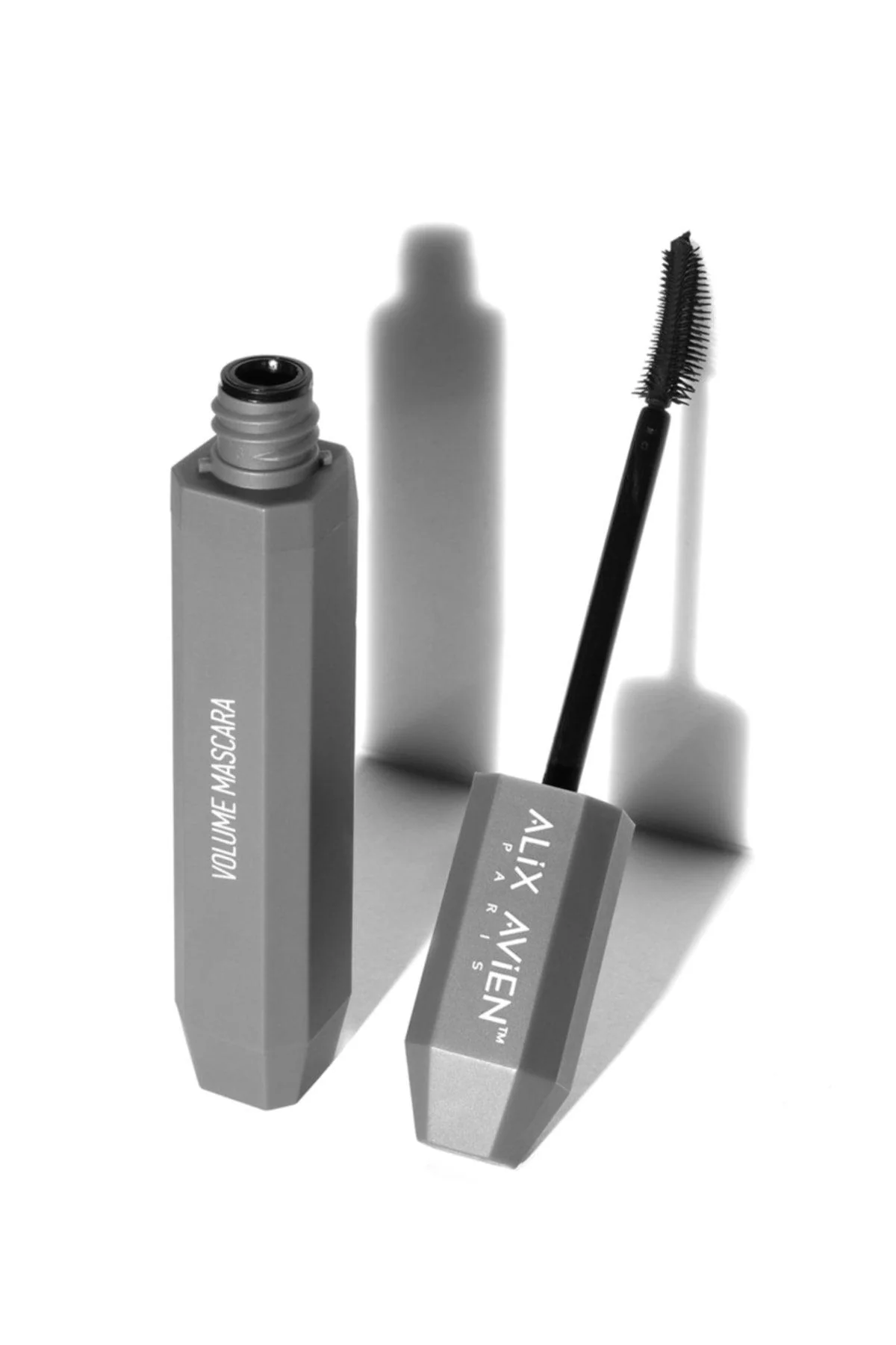 Volumizing Black Mascara – Ultra‑Dense, Nourishing Formula