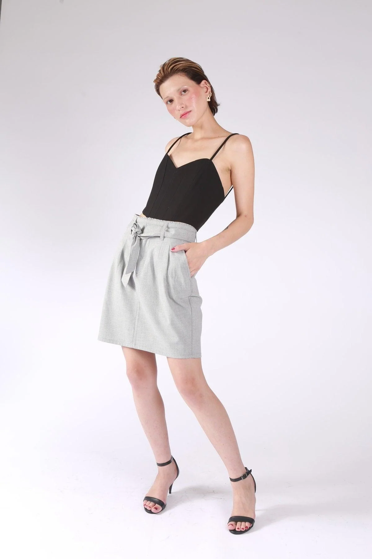 Adjustable waist tie midi skirt in versatile fabric