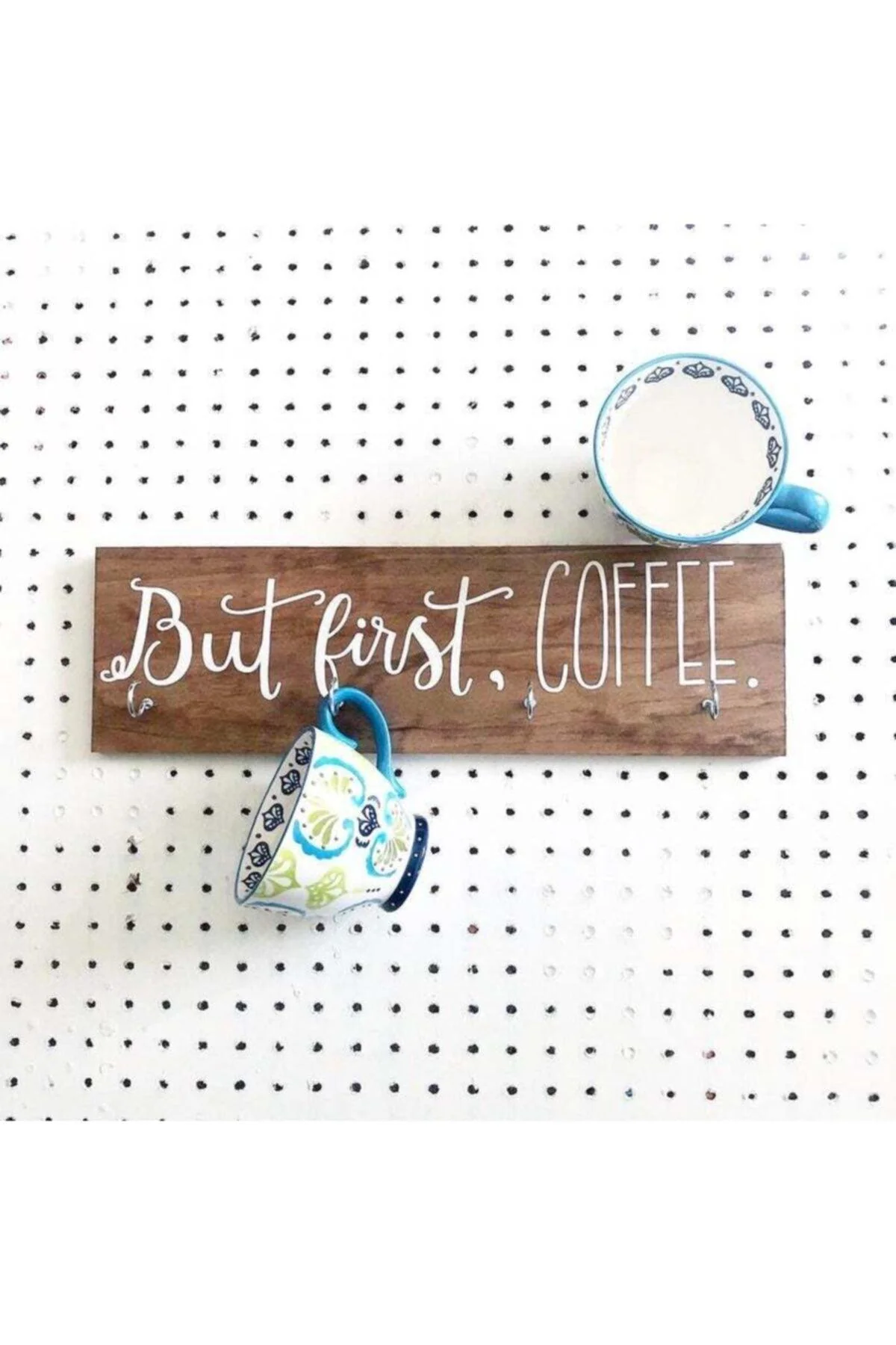 Wall-mounted solid wood cup and mug rack