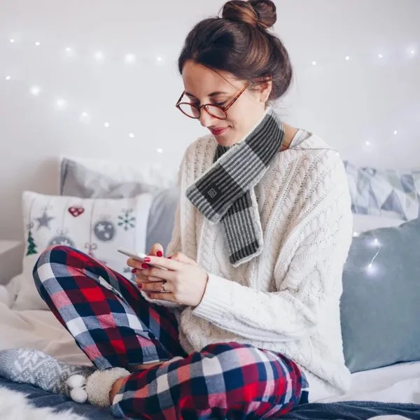 Warmth on Demand: 3 Heating Modes Unisex Scarf
