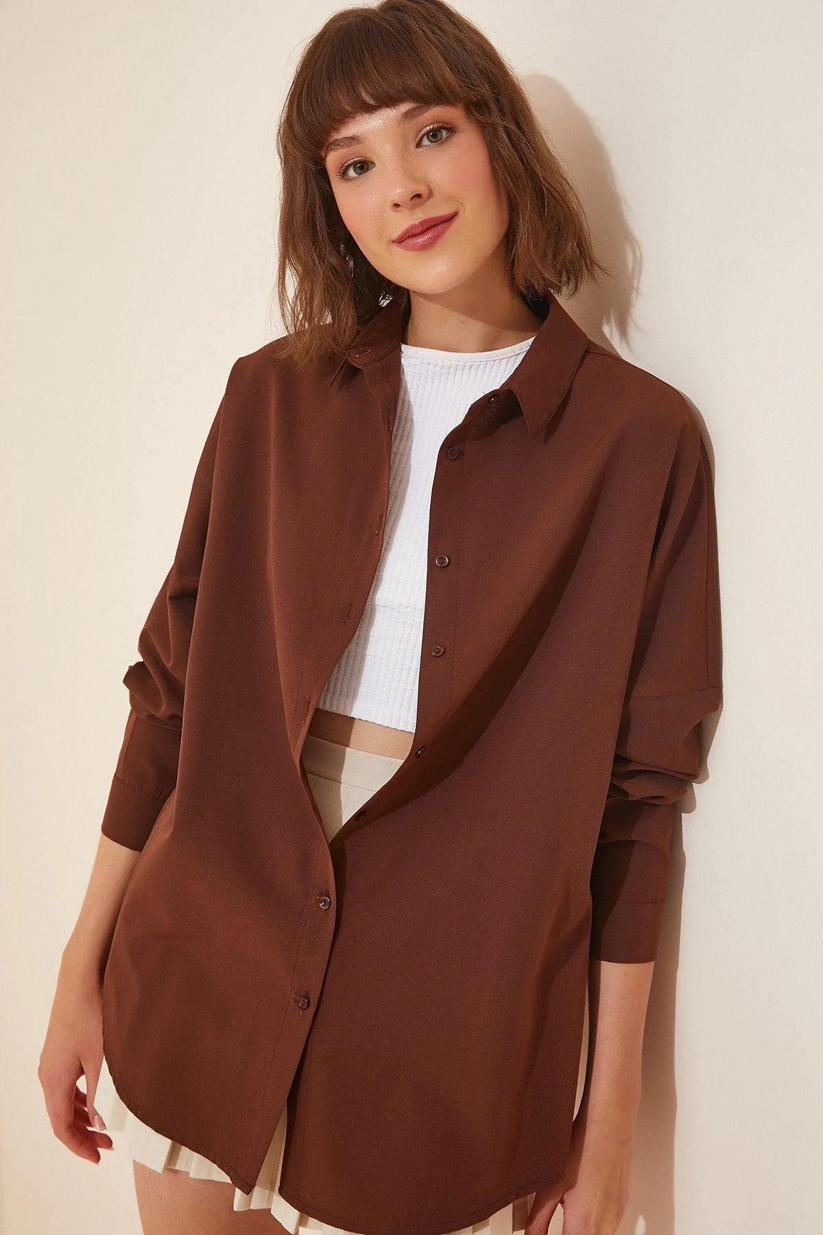 Oversized long-sleeve cotton polyester shirt for women in chocolate brown