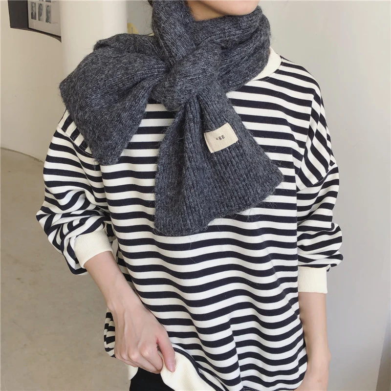 Women's Warm Monochrome Wool Scarf